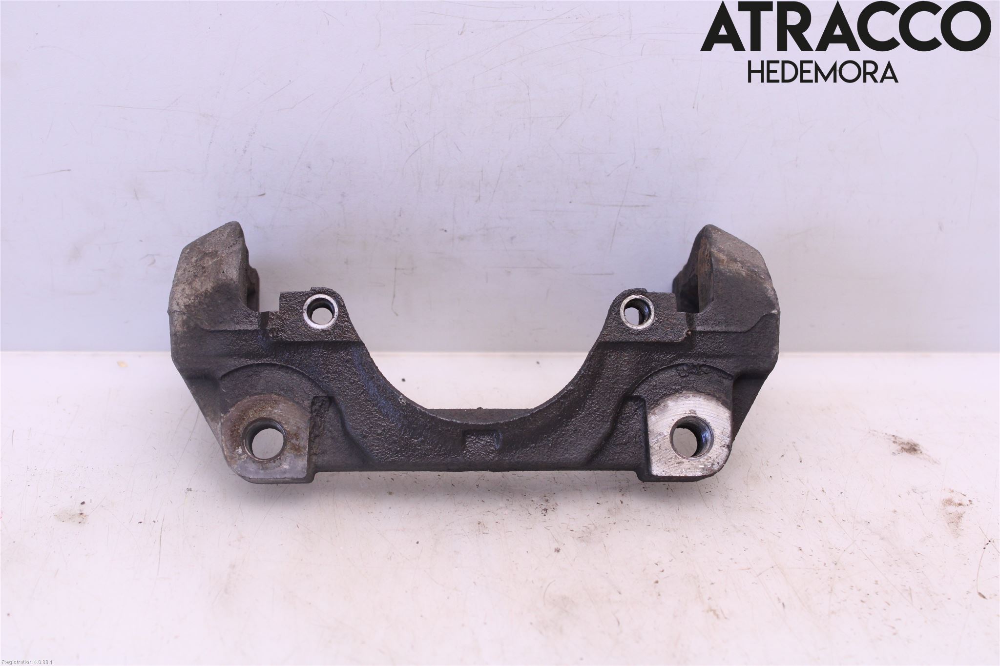 Volvo V90 17->> Bromsokshållare