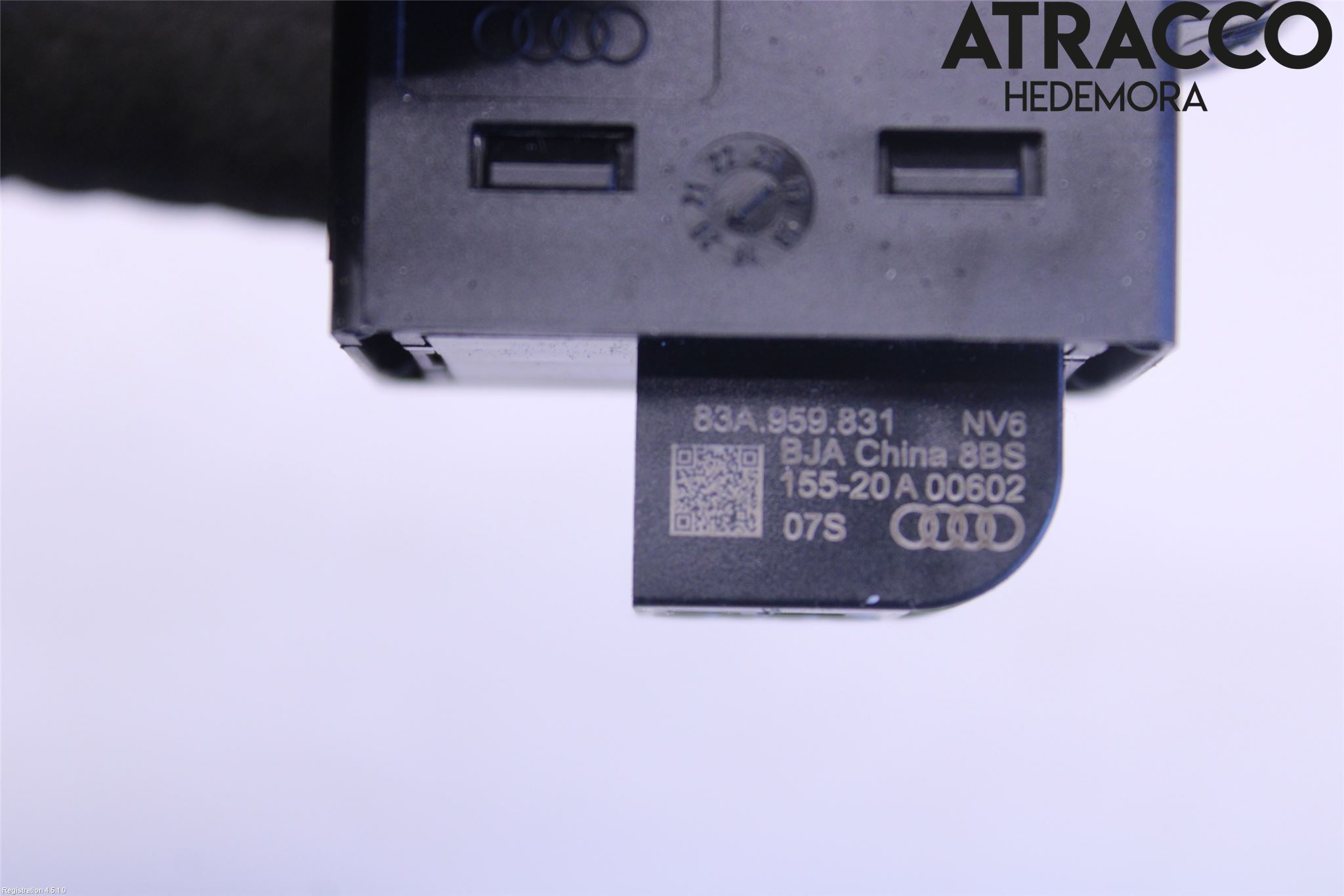 Audi Q3 F3 19- Strömställare Baklucka