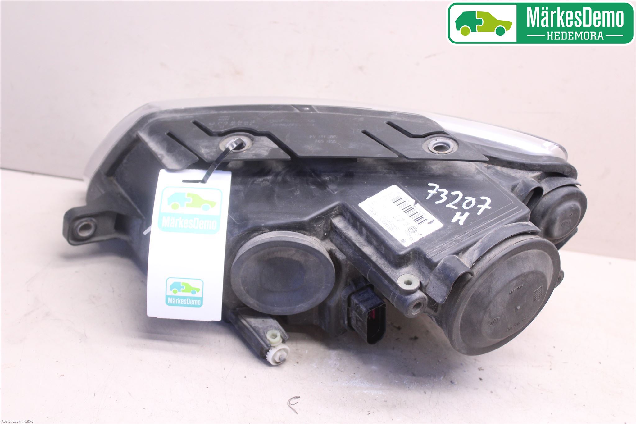 Volkswagen VW PASSAT 05-11 Strålkastare Höger