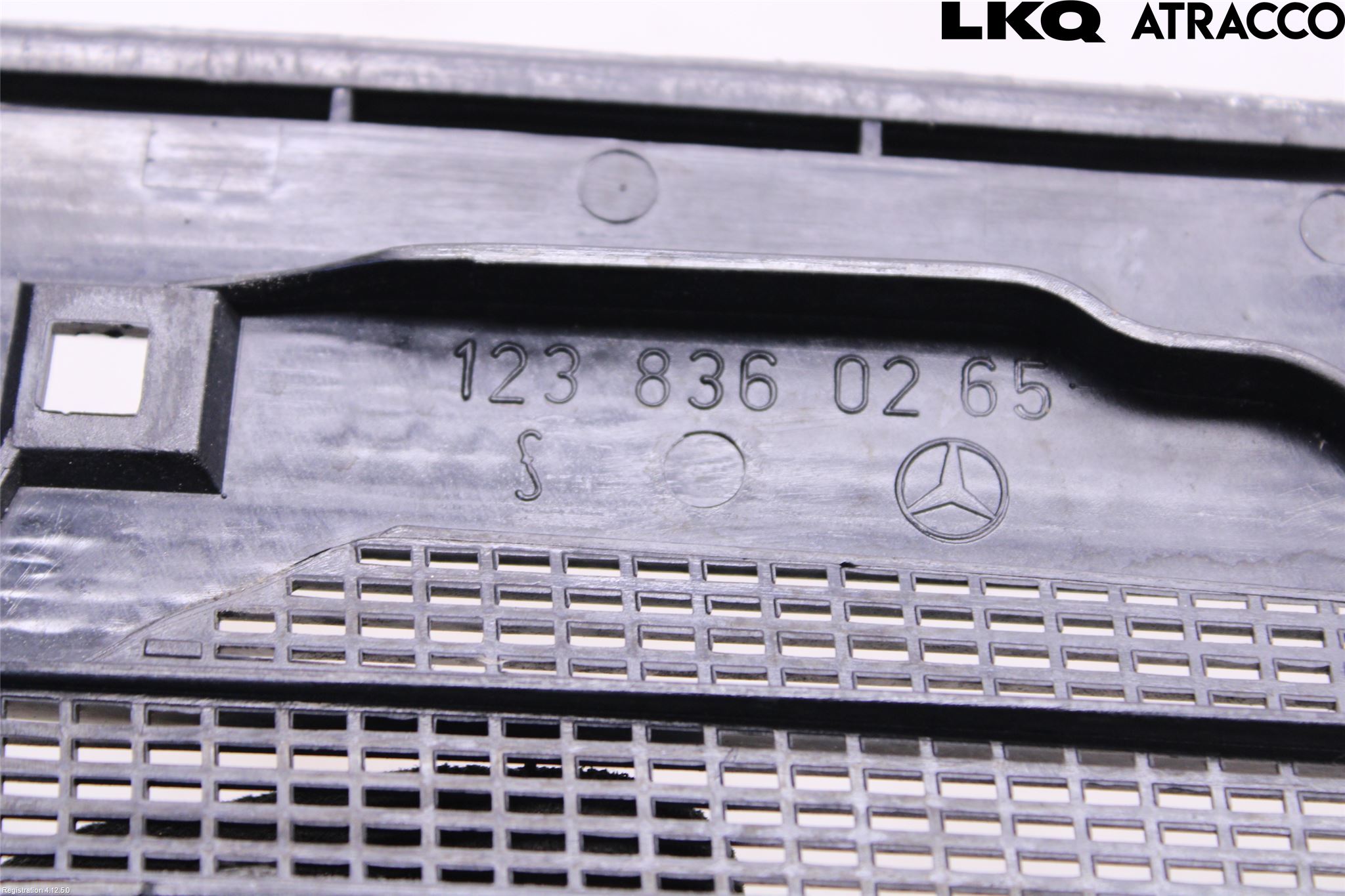 Mercedes-Benz MB 200-300  (W123) 76-86 Deflektor Plåt-Plast Kylning