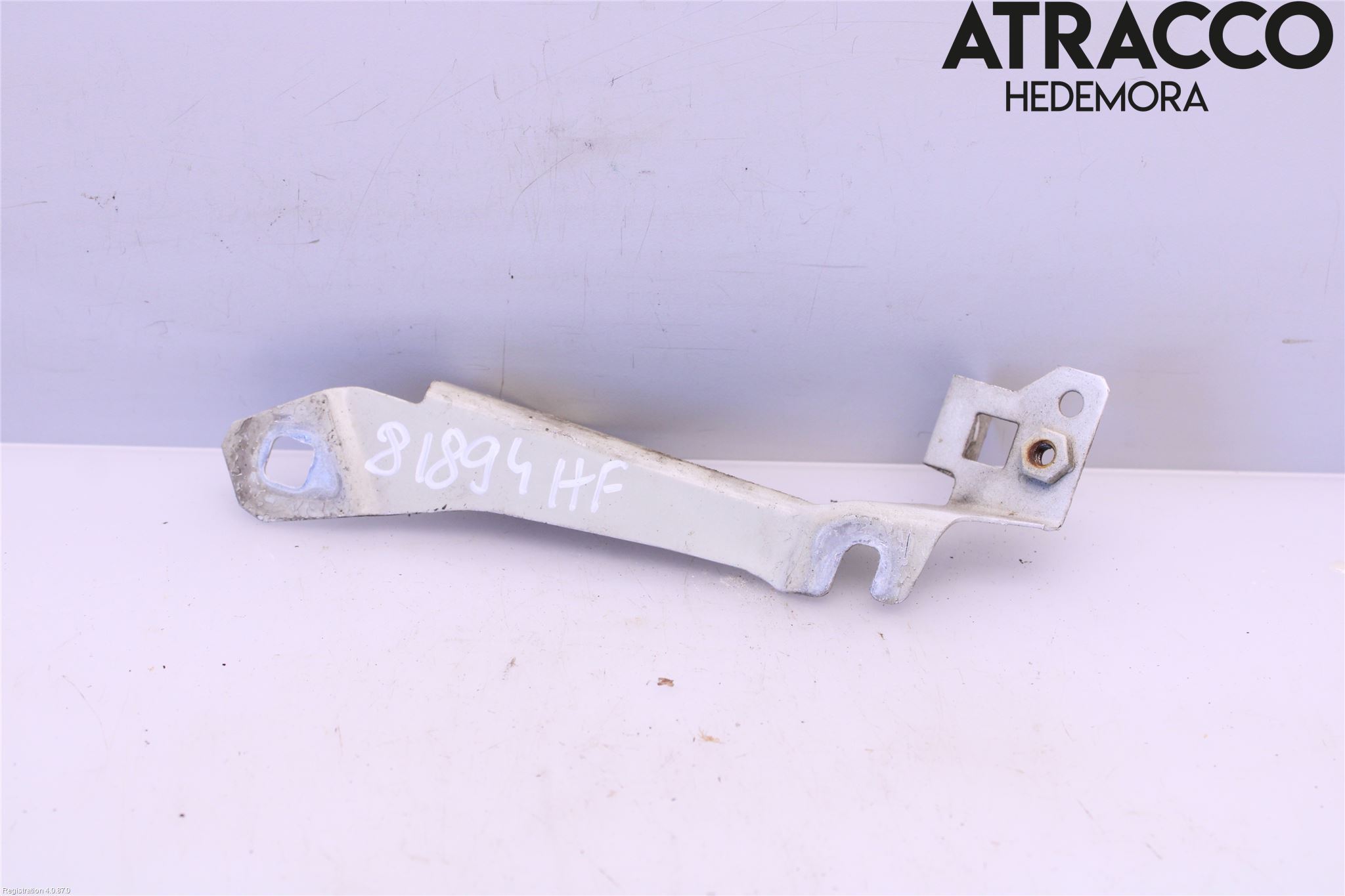 Husbil, husvagn HUSBIL ADRIA Skärmfäste Fram Hö