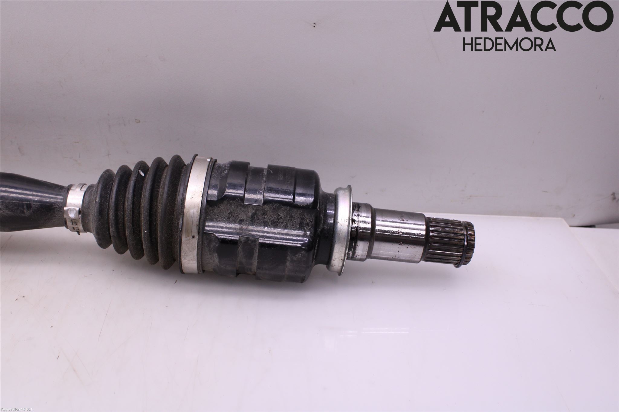 Toyota C-HR 16-23 Drivaxel Fram Höger