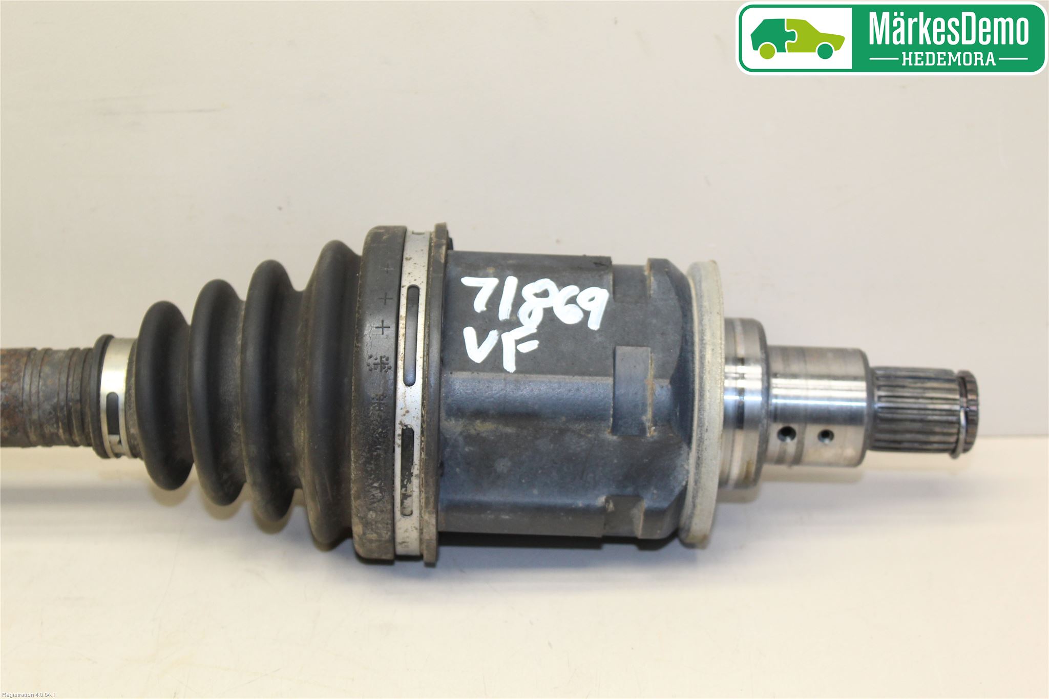 Toyota RAV 4 00-06 Drivaxel Fram Vänster
