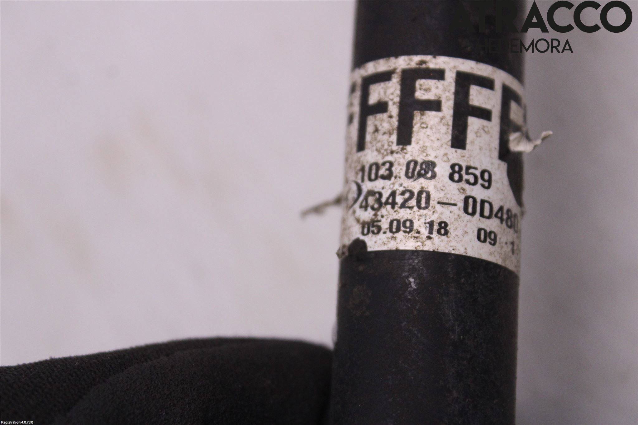 Toyota YARIS XP130 15-20 Drivaxel Fram Vänster