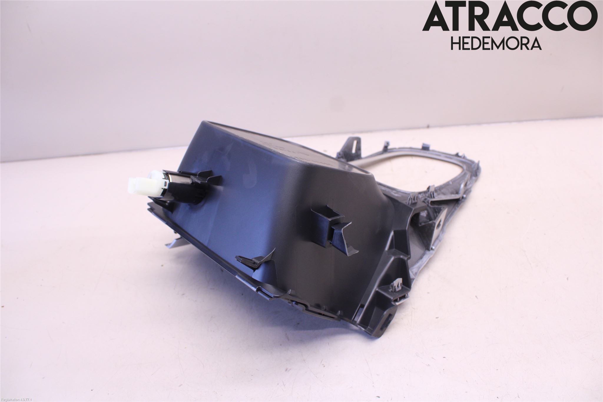 Toyota YARIS XP21 20- Instrumentkonsoll Mitt