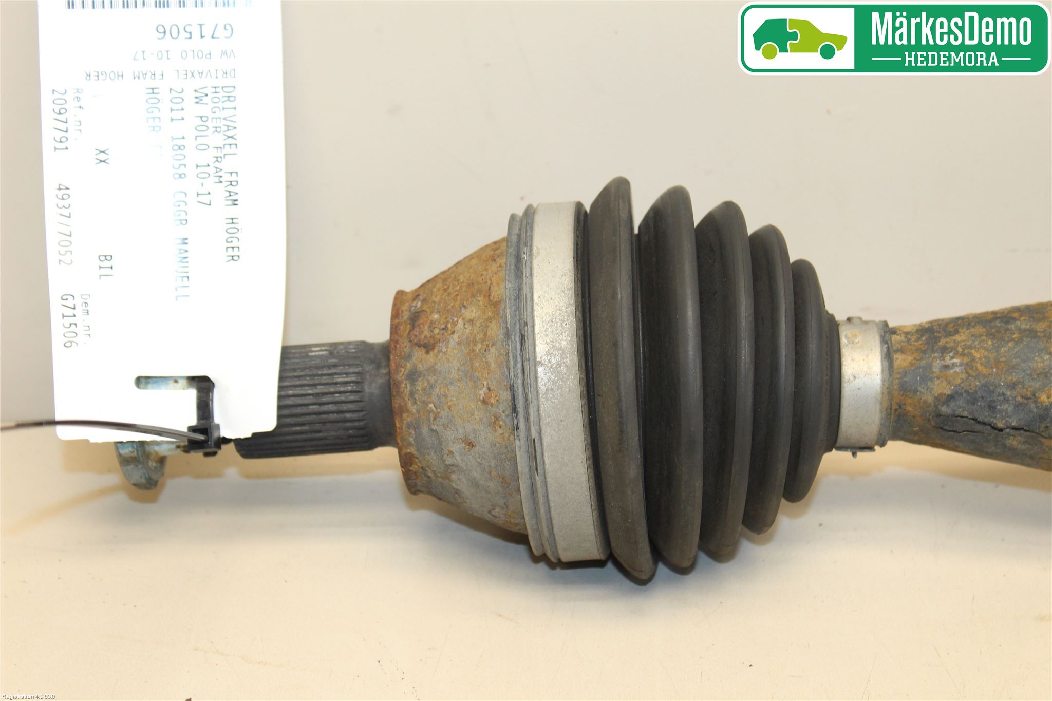 Volkswagen VW POLO 10-17 Drivaxel Fram Höger