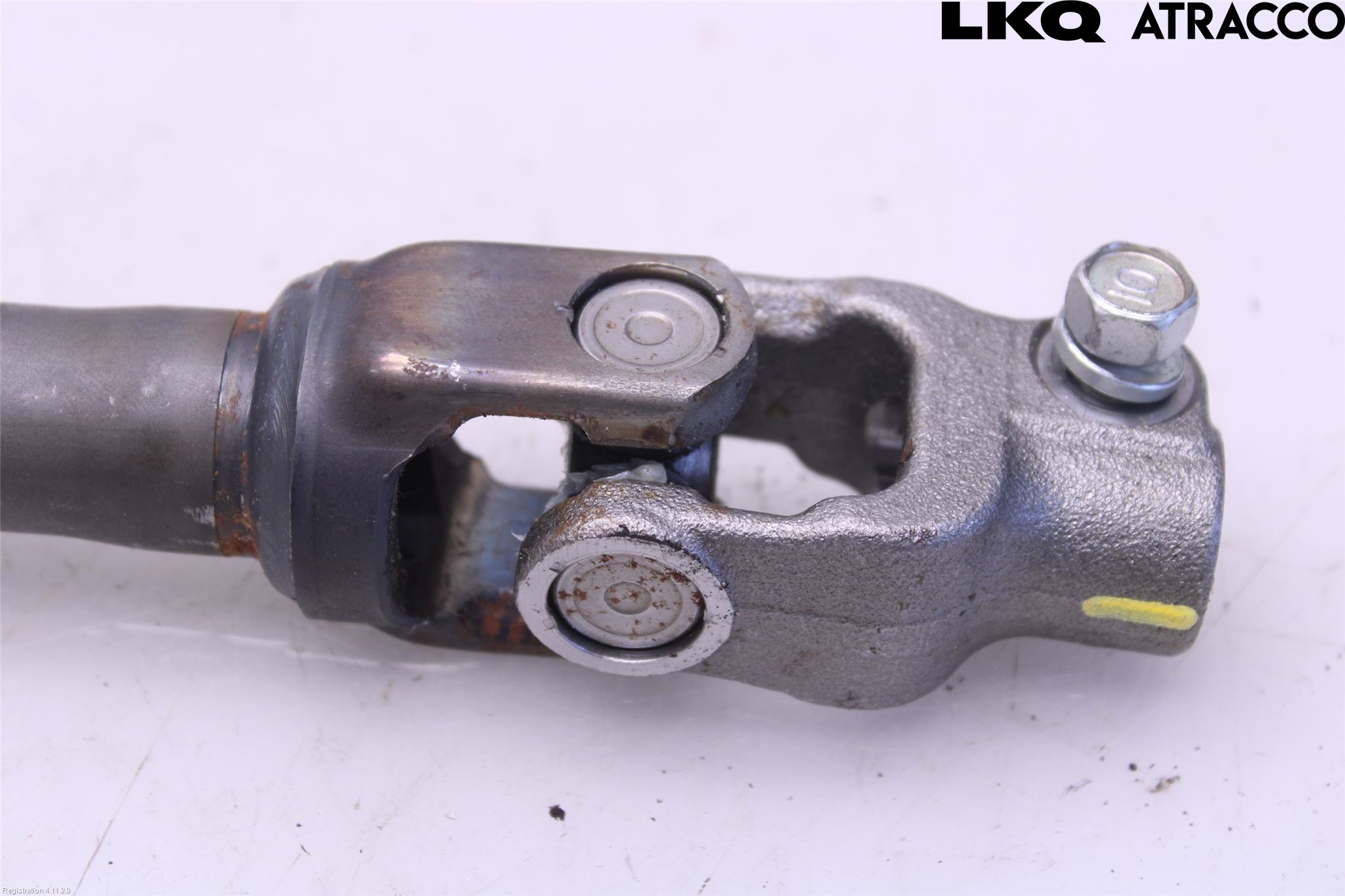 Mazda CX-30 20- Rattaxelknut