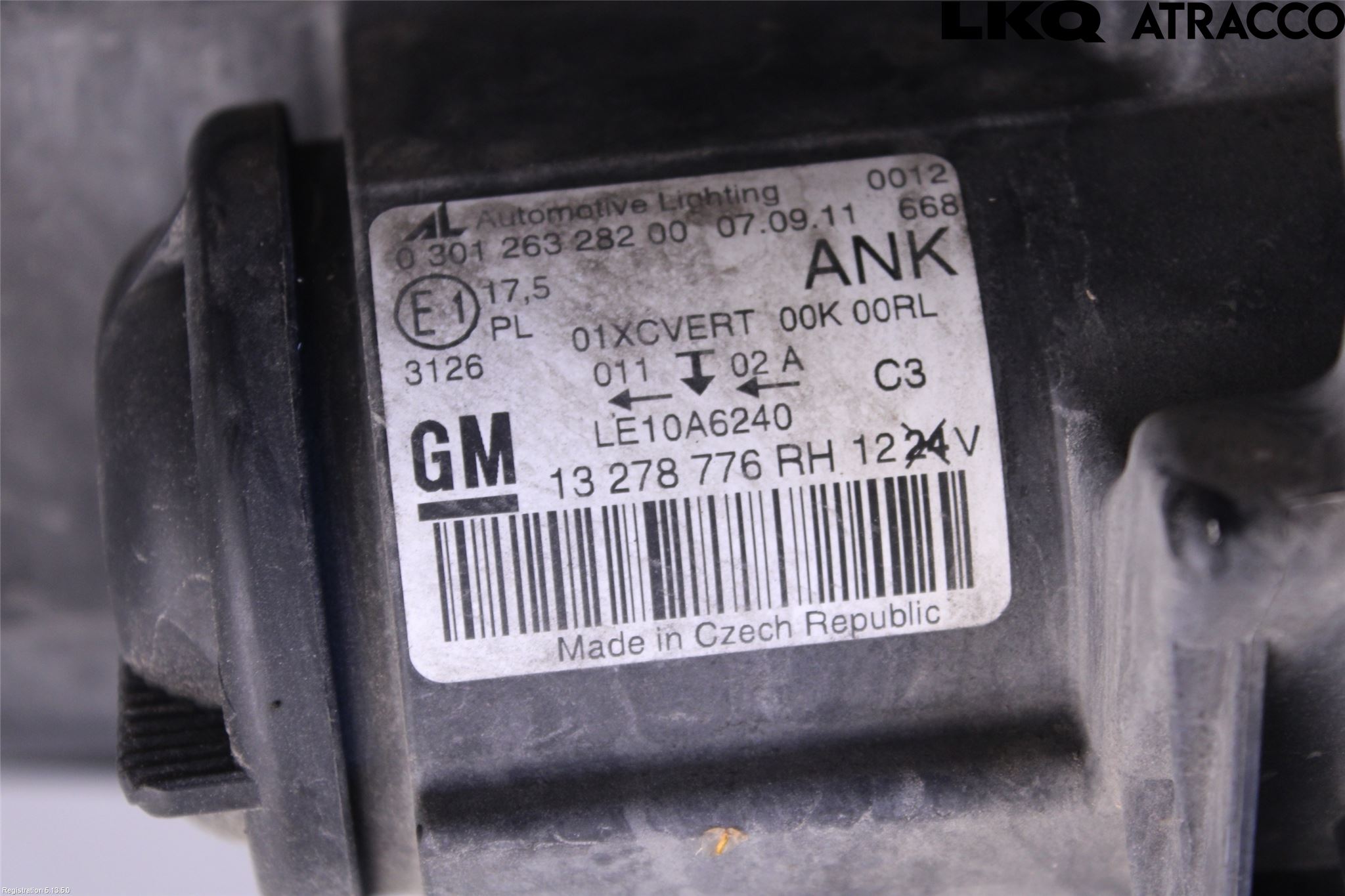 Opel ZAFIRA C 12-19 Strålkastare Höger