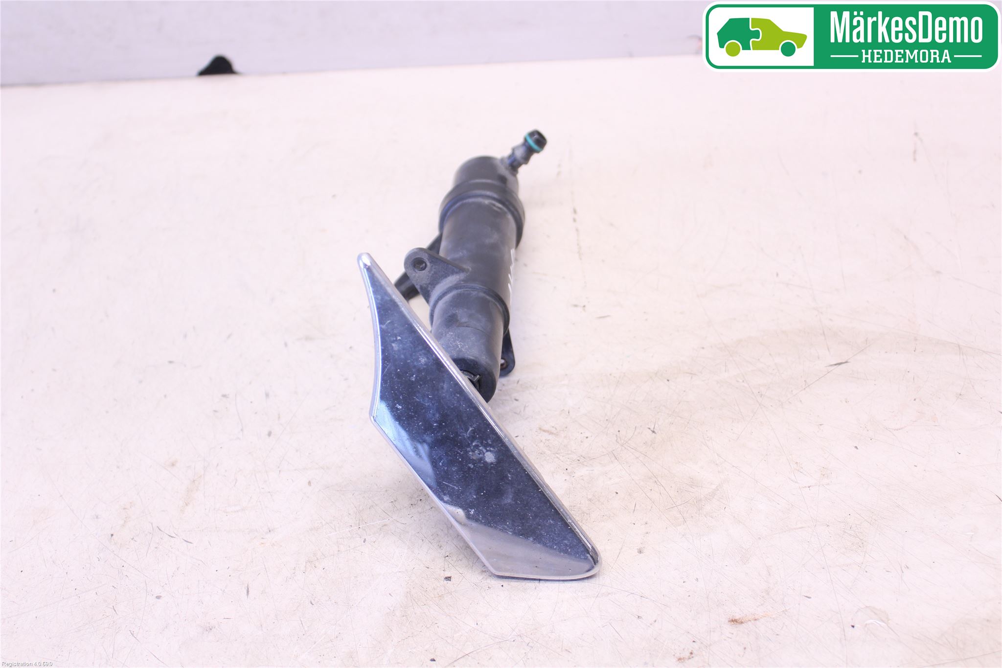 Ford KUGA 08-12 Spolarmunstycke Strålkastare