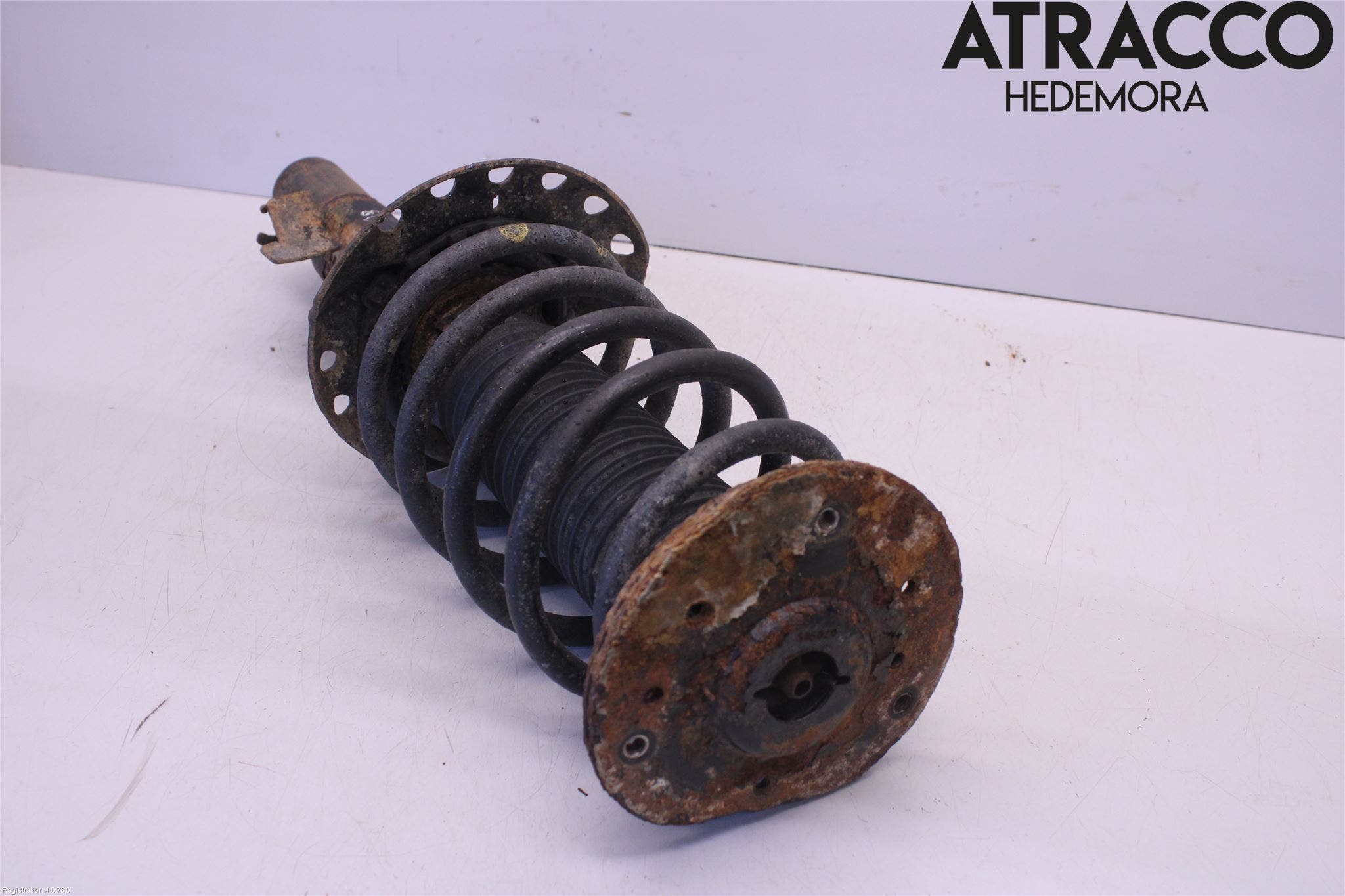 Volvo V70 08-13 Fjäderben Fram Höger