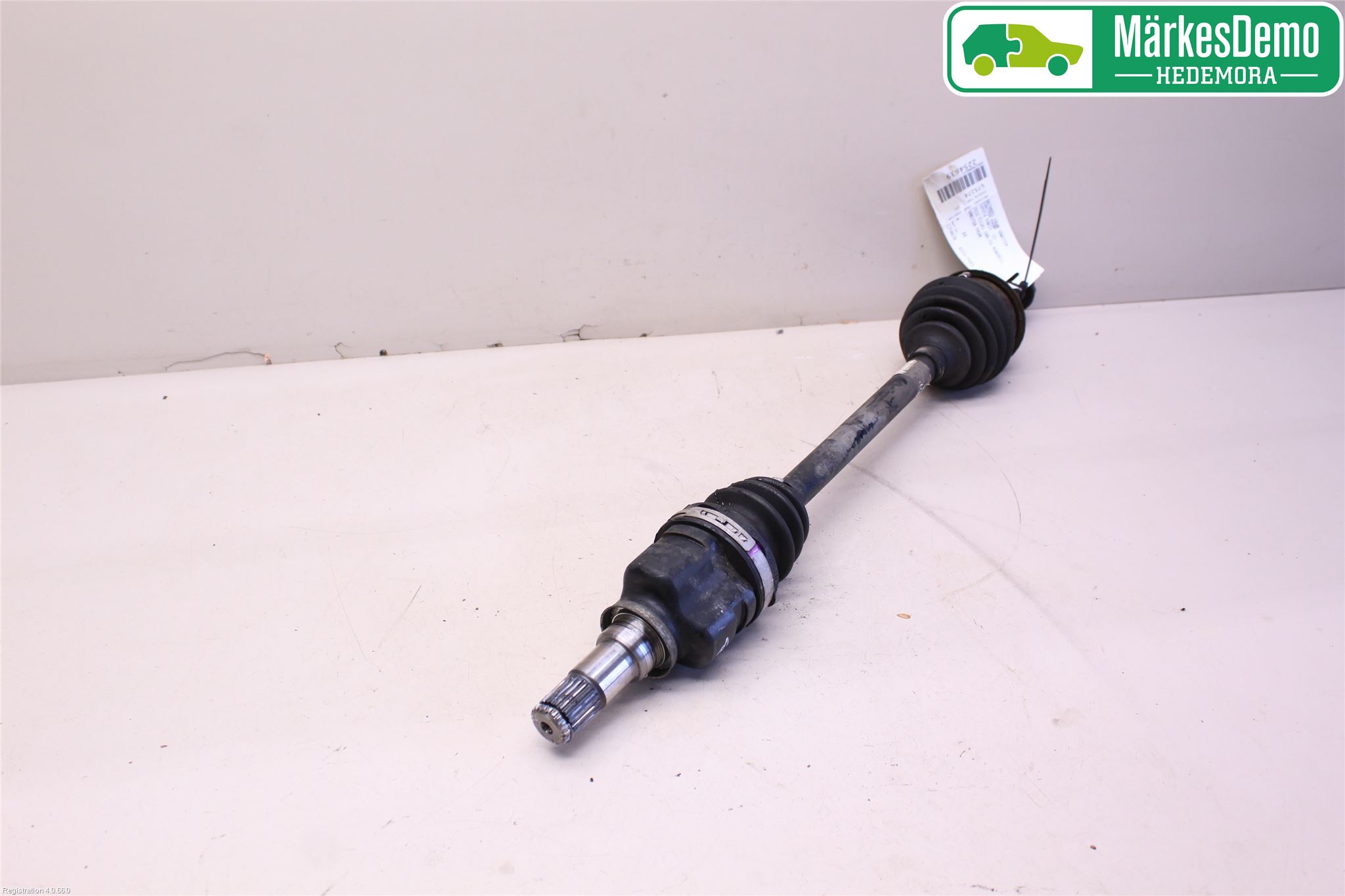 Toyota YARIS XP130 15-20 Drivaxel Fram Vänster