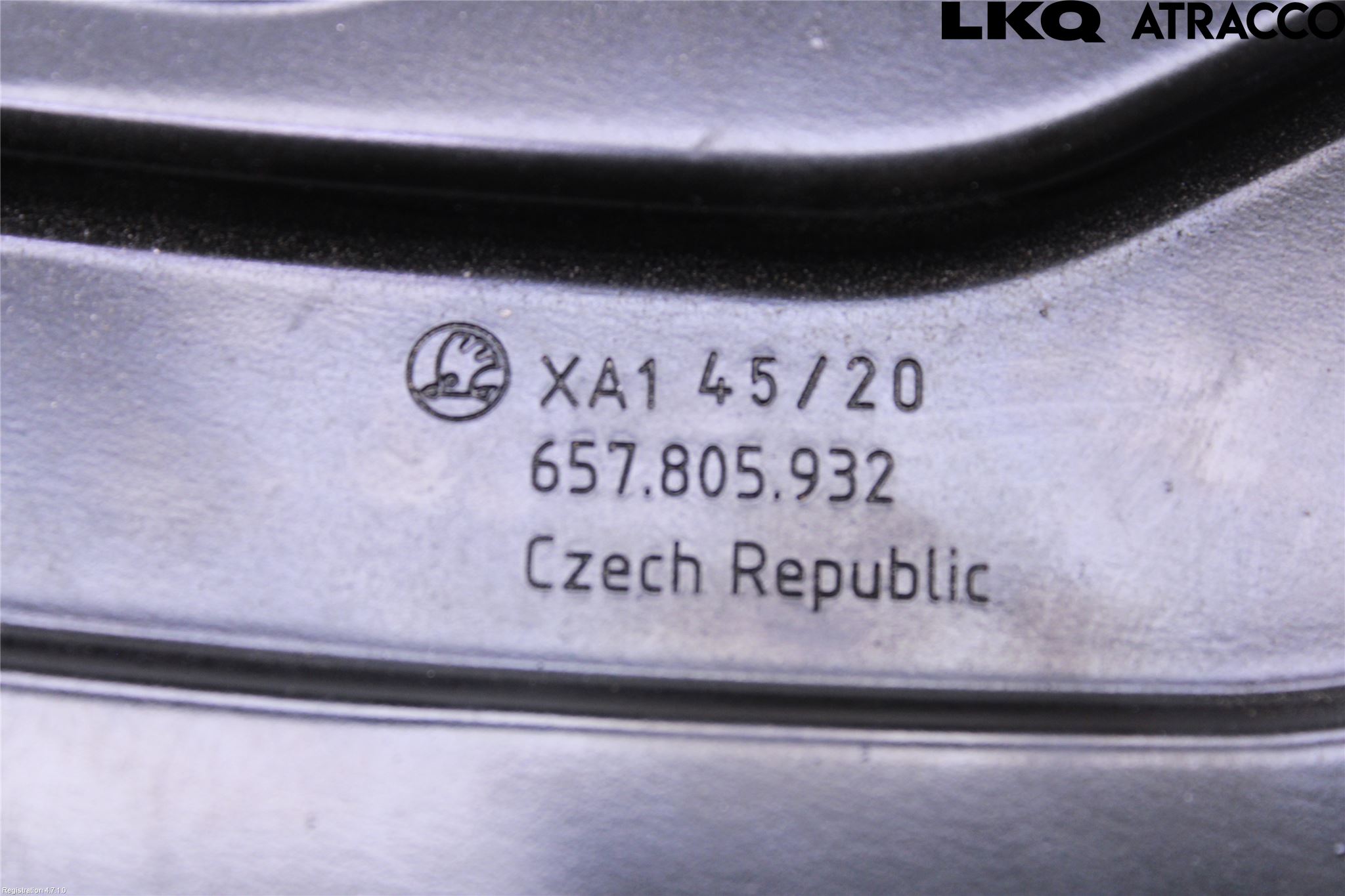 Skoda SCALA 19- Huv Stag-Pinne