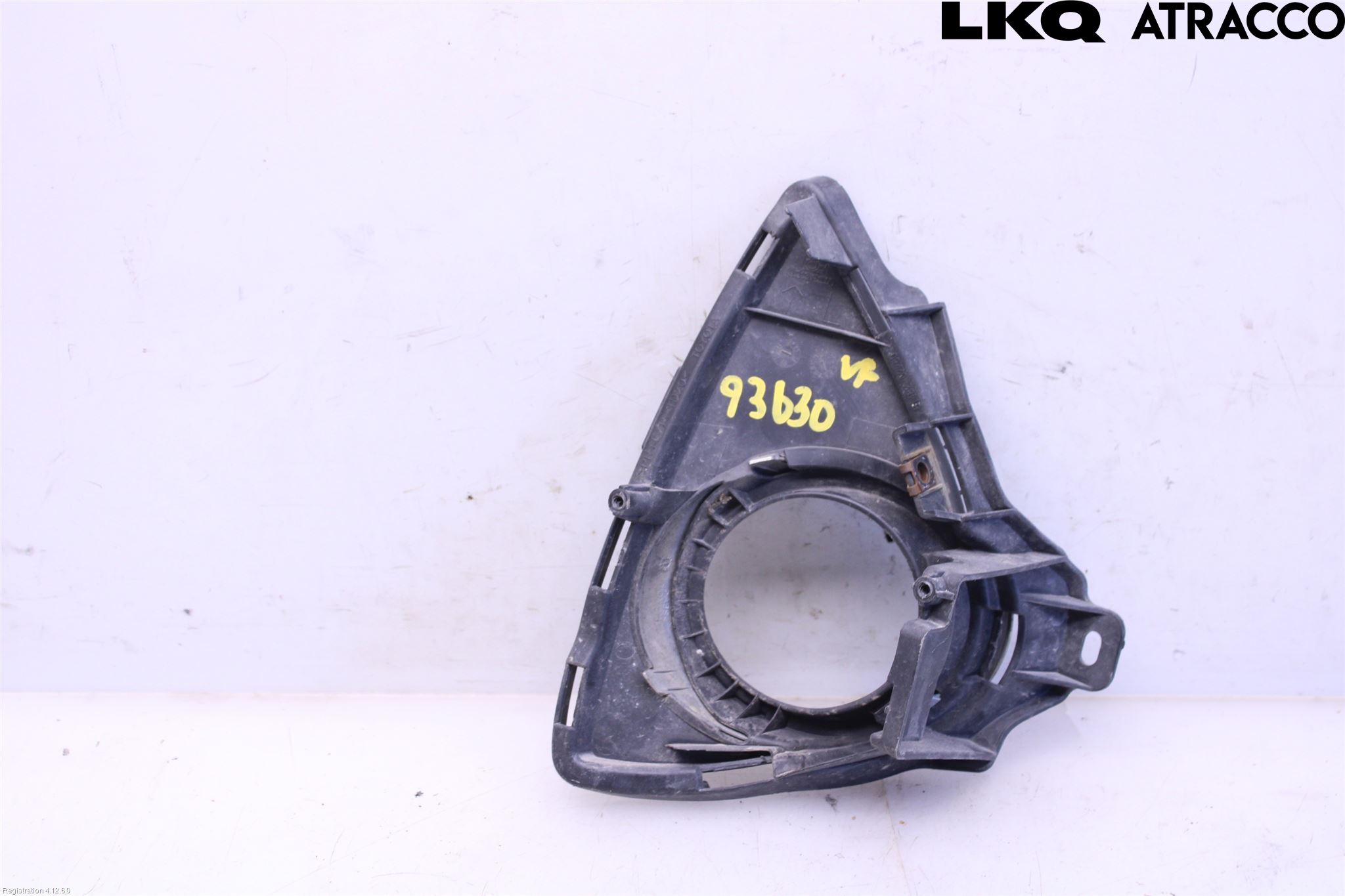 Toyota AURIS 13-19 Dimljussarg Fram