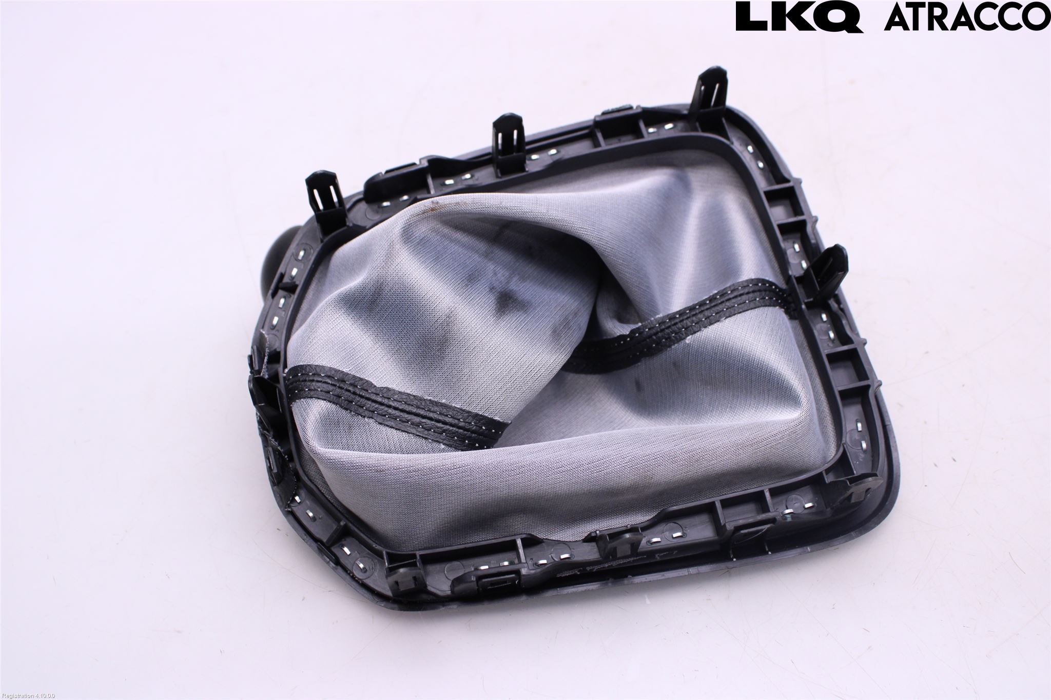 Toyota HILUX 16- Växelspaksdamask