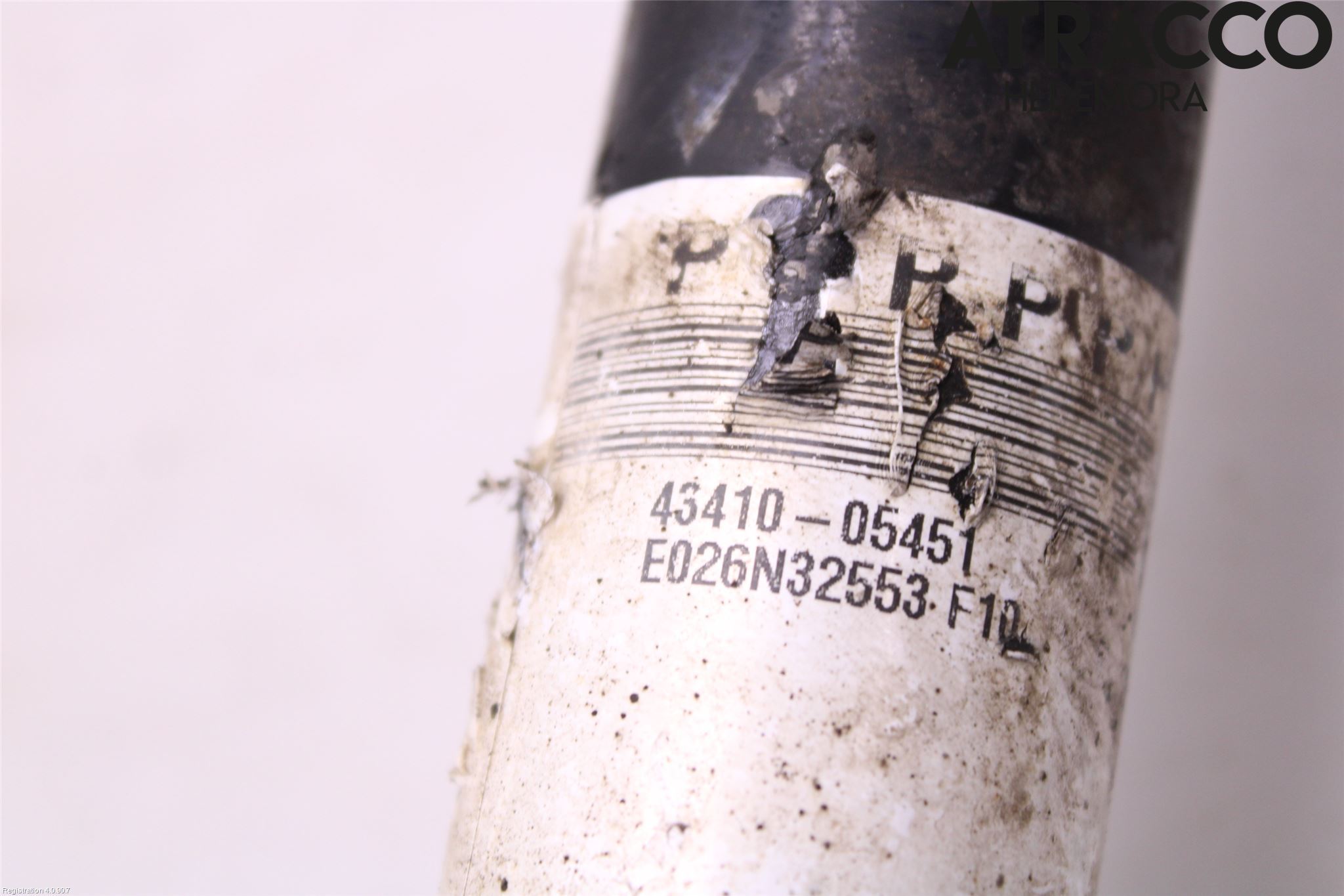 Toyota AVENSIS 16-18 Drivaxel Fram Höger