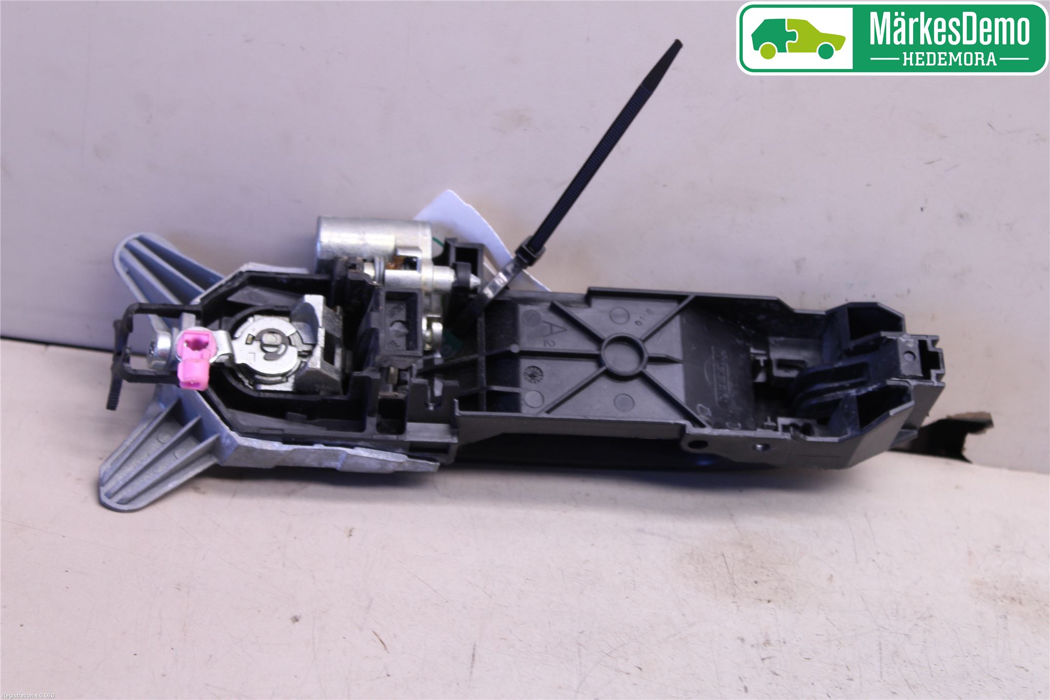 Nissan NOTE E11 06-14 Dörrhandtag Yttre Vä