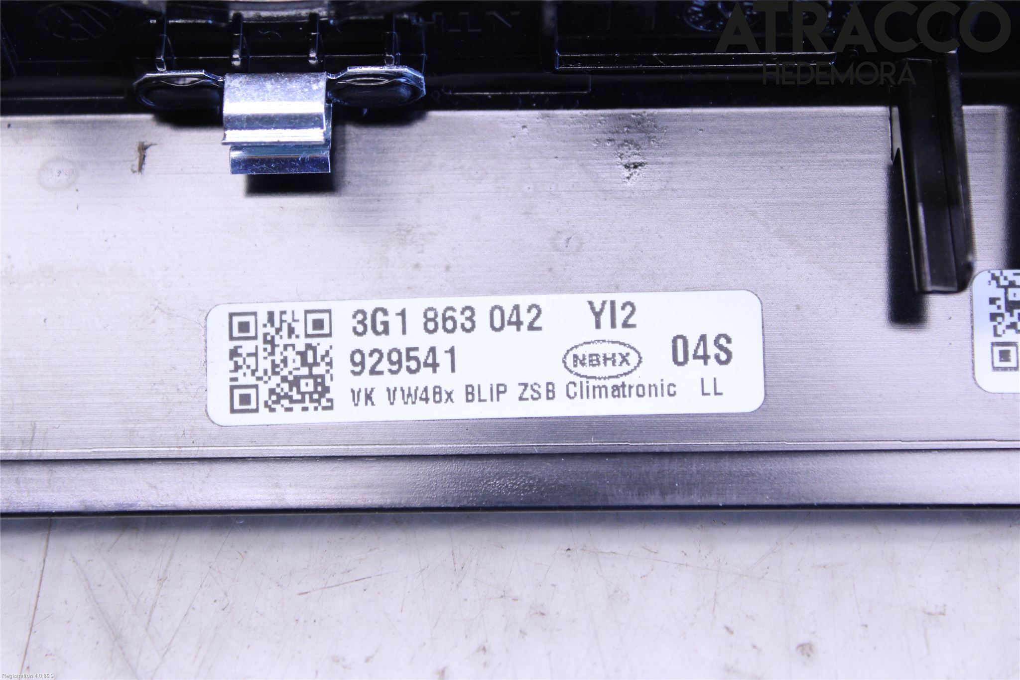 Volkswagen VW ARTEON 17- Instrument-Radio Sarg