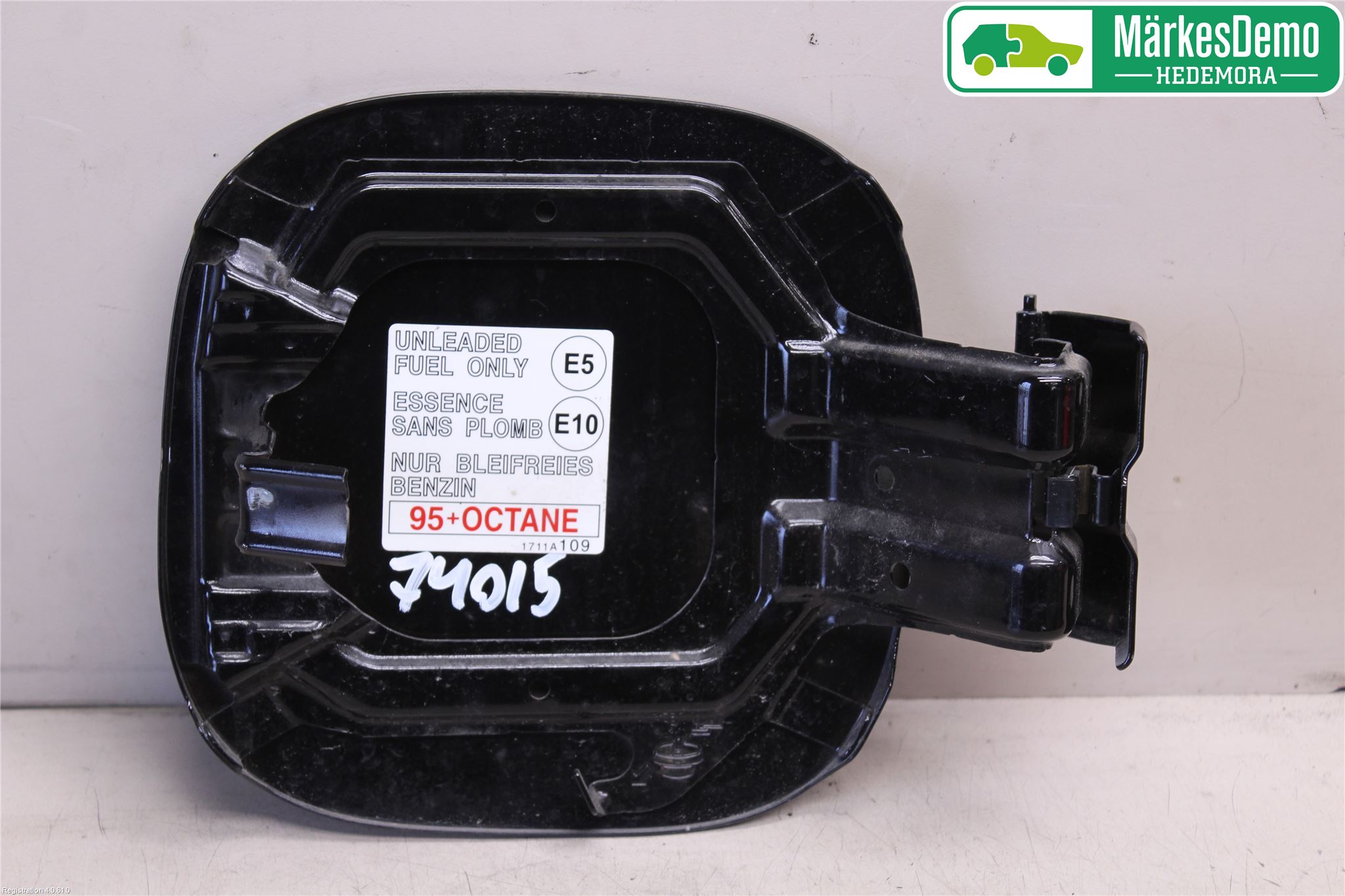 Mitsubishi OUTLANDER 13-21 Tanklucka