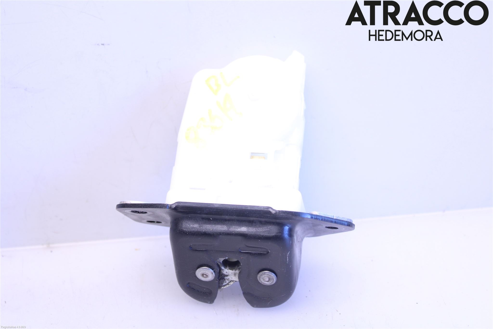 Nissan JUKE 14-19 Låskista Baklucka