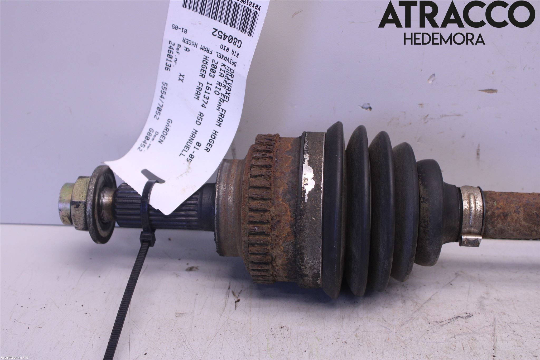 Kia RIO           01-05 Drivaxel Fram Höger