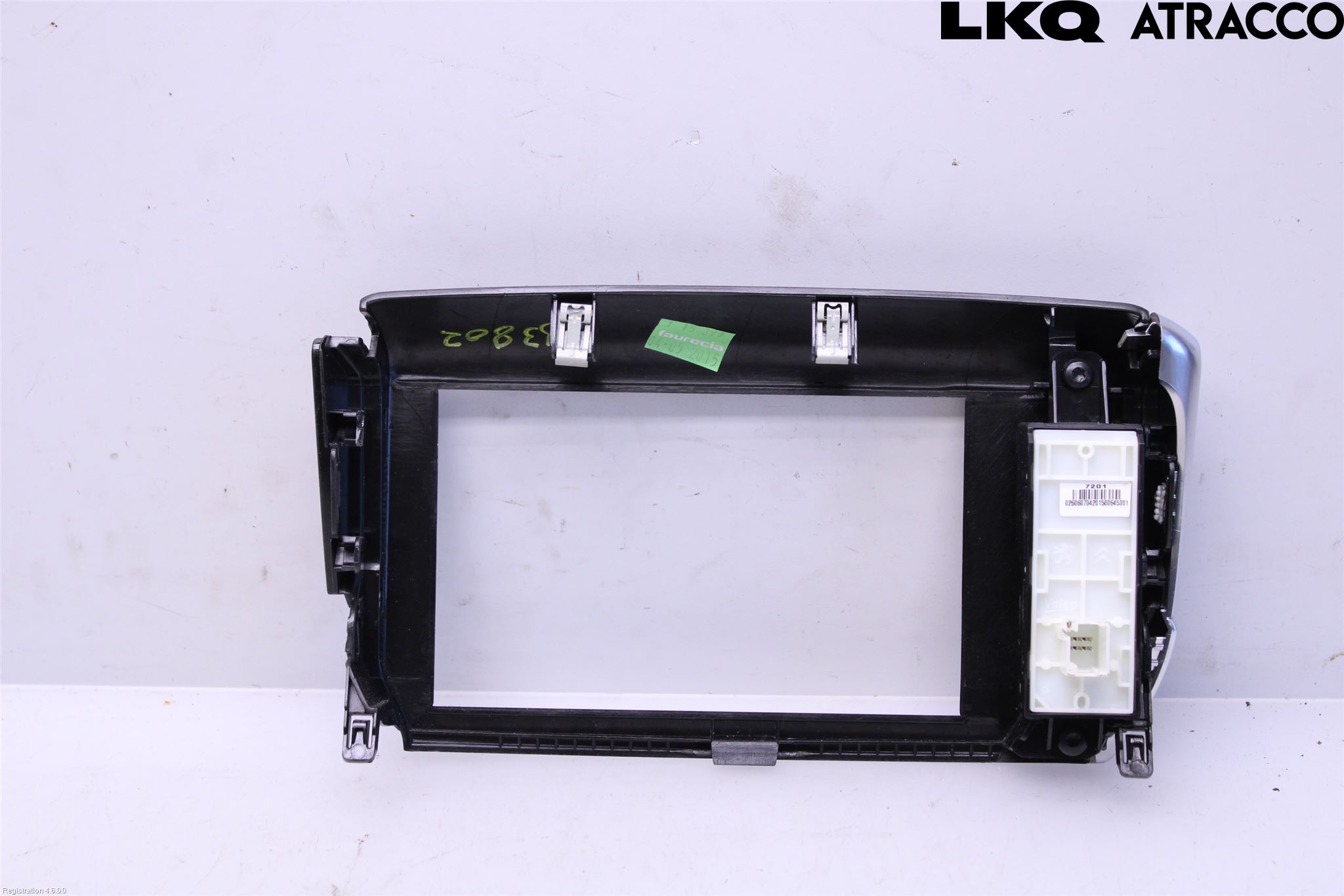 Peugeot 208 12-15 Instrument-Radio Sarg