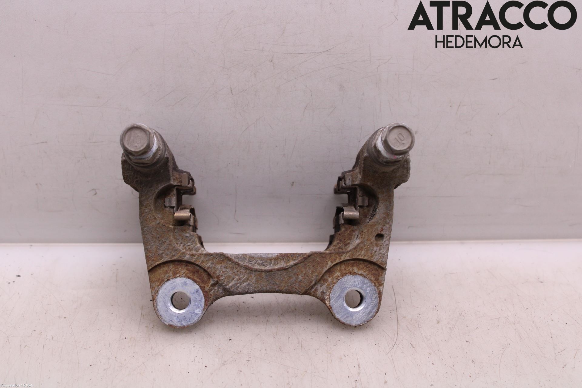 Toyota RAV4 19- Bromsokshållare