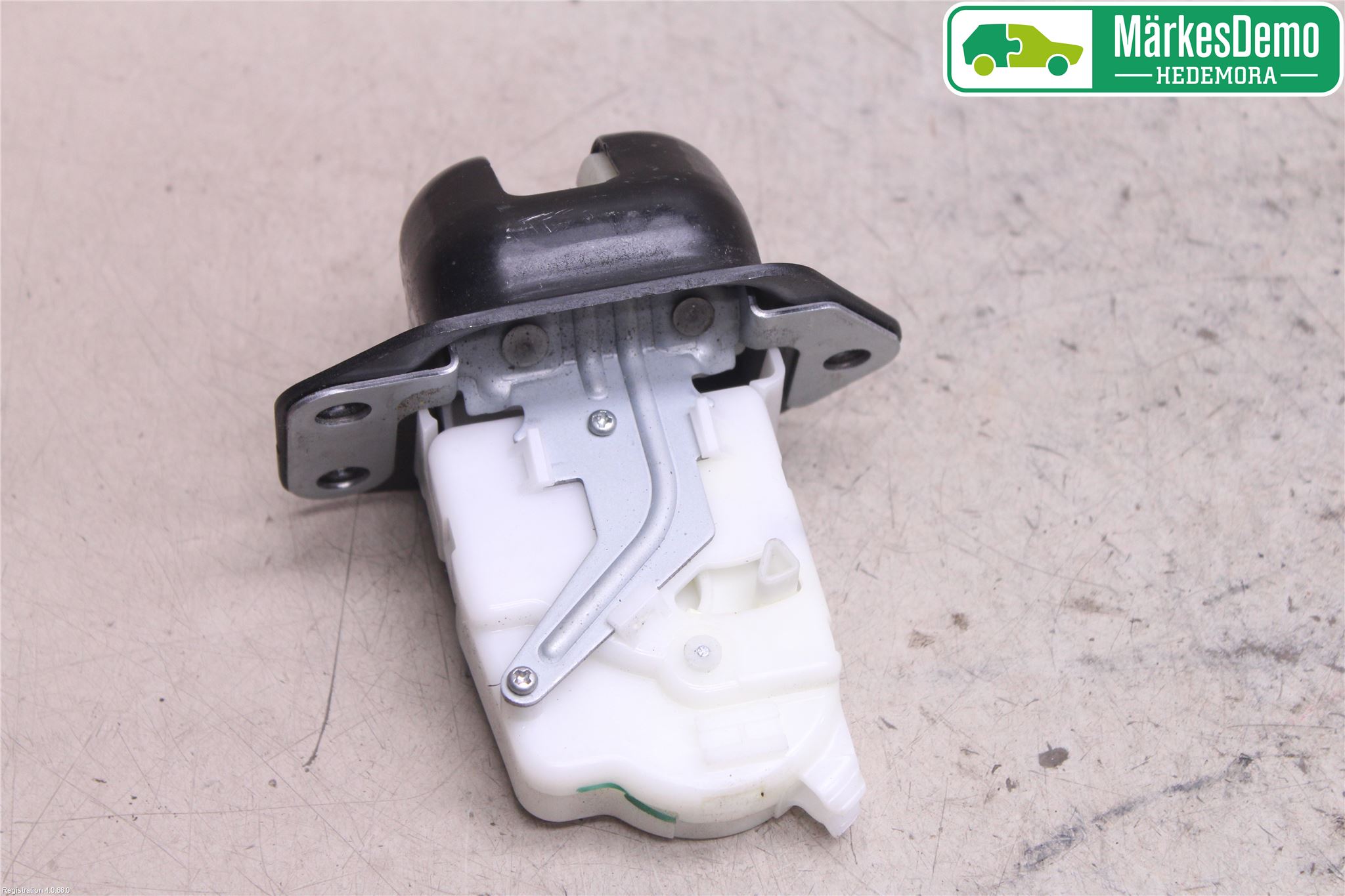 Nissan JUKE 10-14 Låskista Baklucka