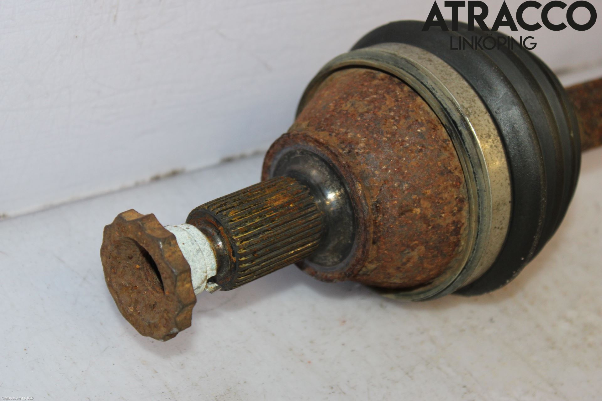 Volkswagen VW POLO 10-17 Drivaxel Fram Vänster