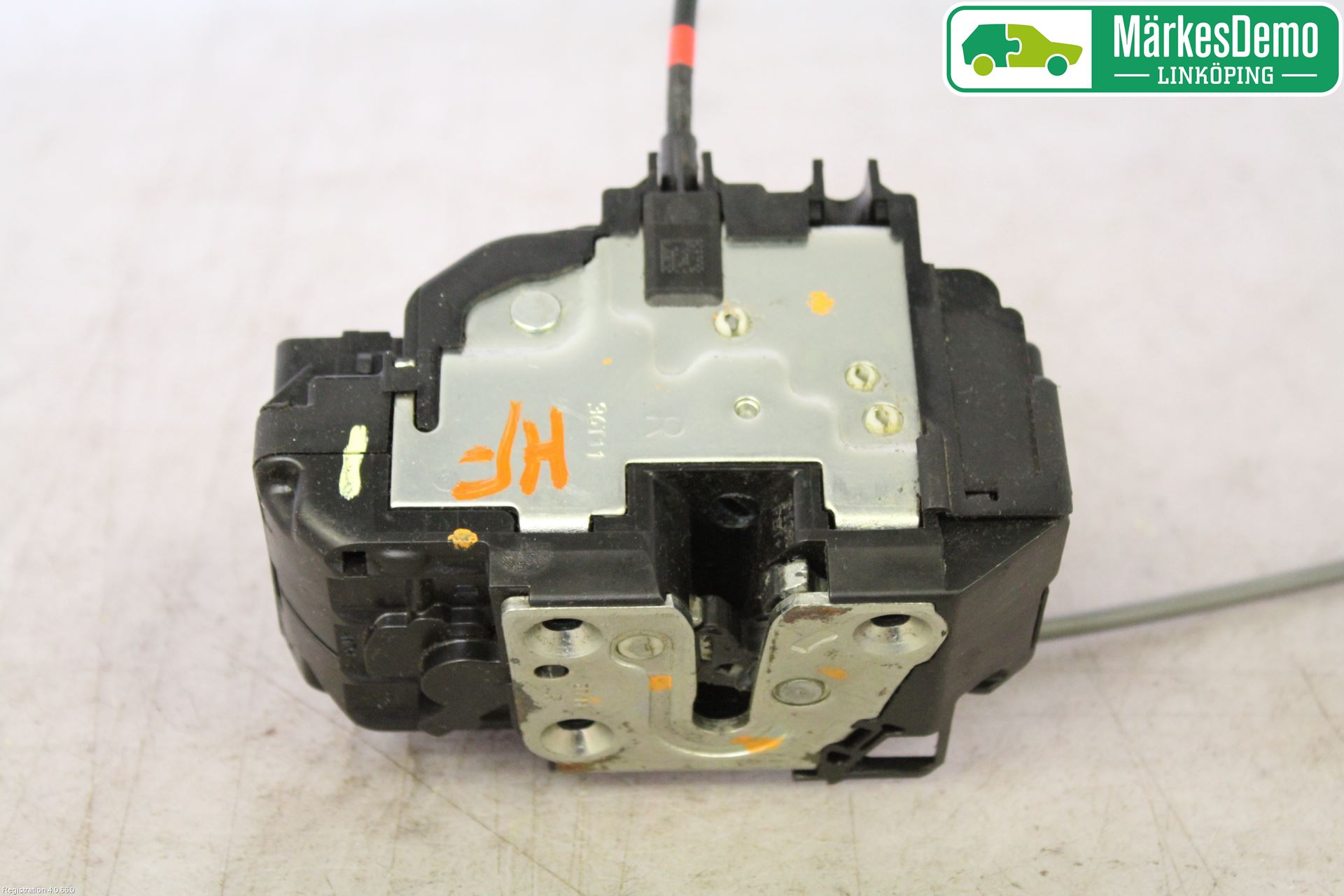 Nissan NOTE E11 06-14 Låskista-Dörrlås