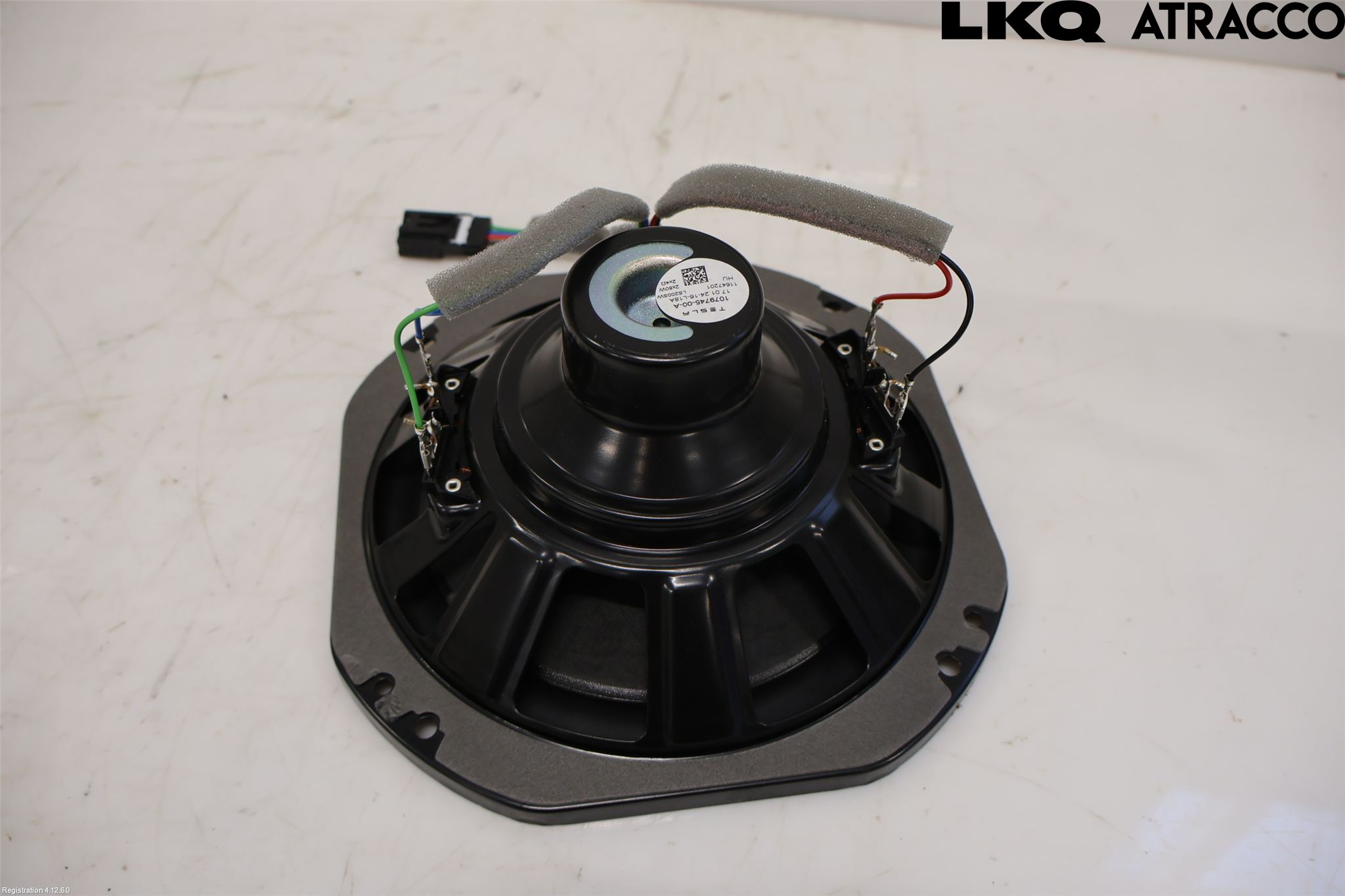 Tesla MODEL Y 21- Högtalare