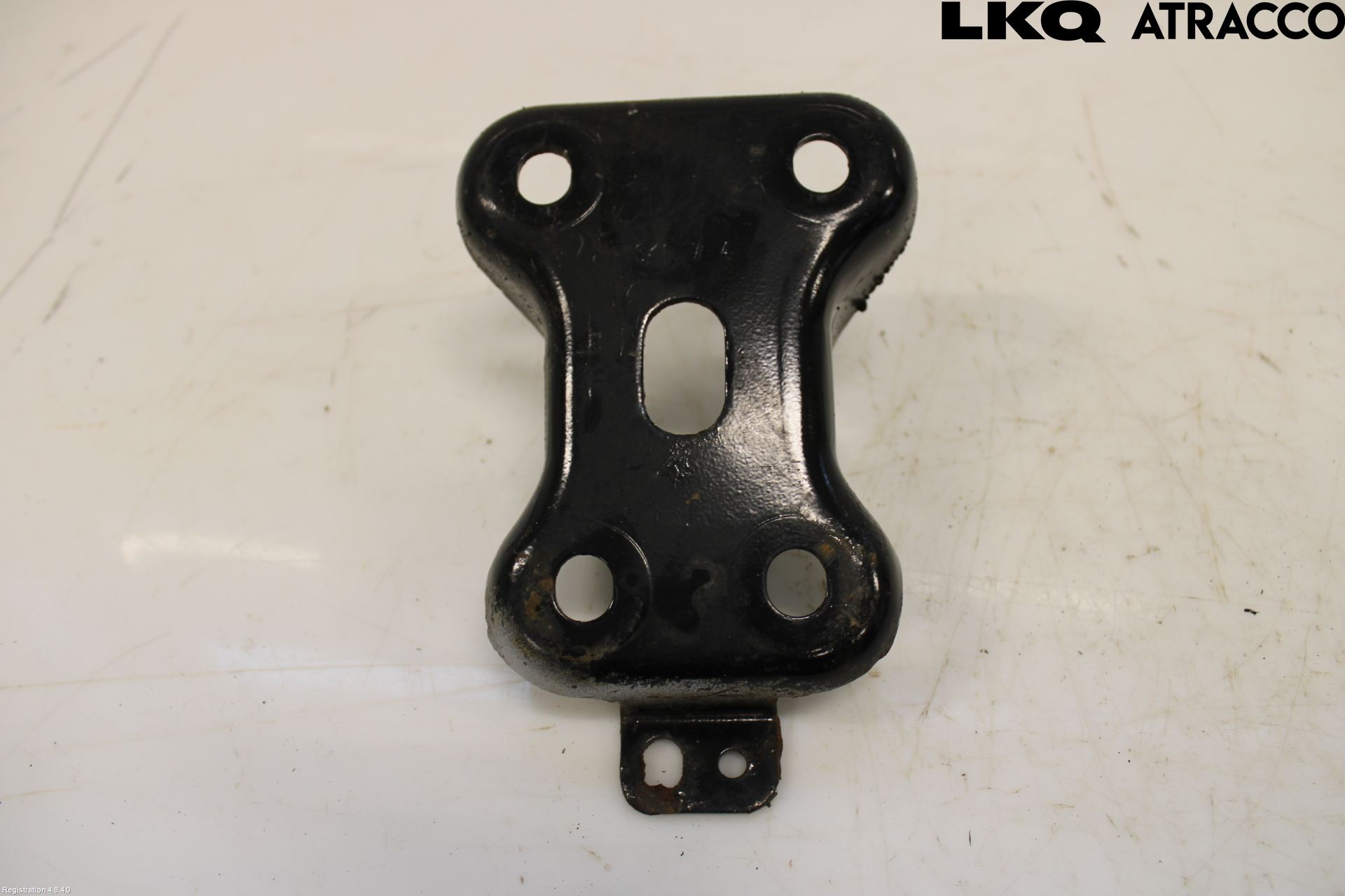 Fiat 500X 15- Bakaxel Fäste