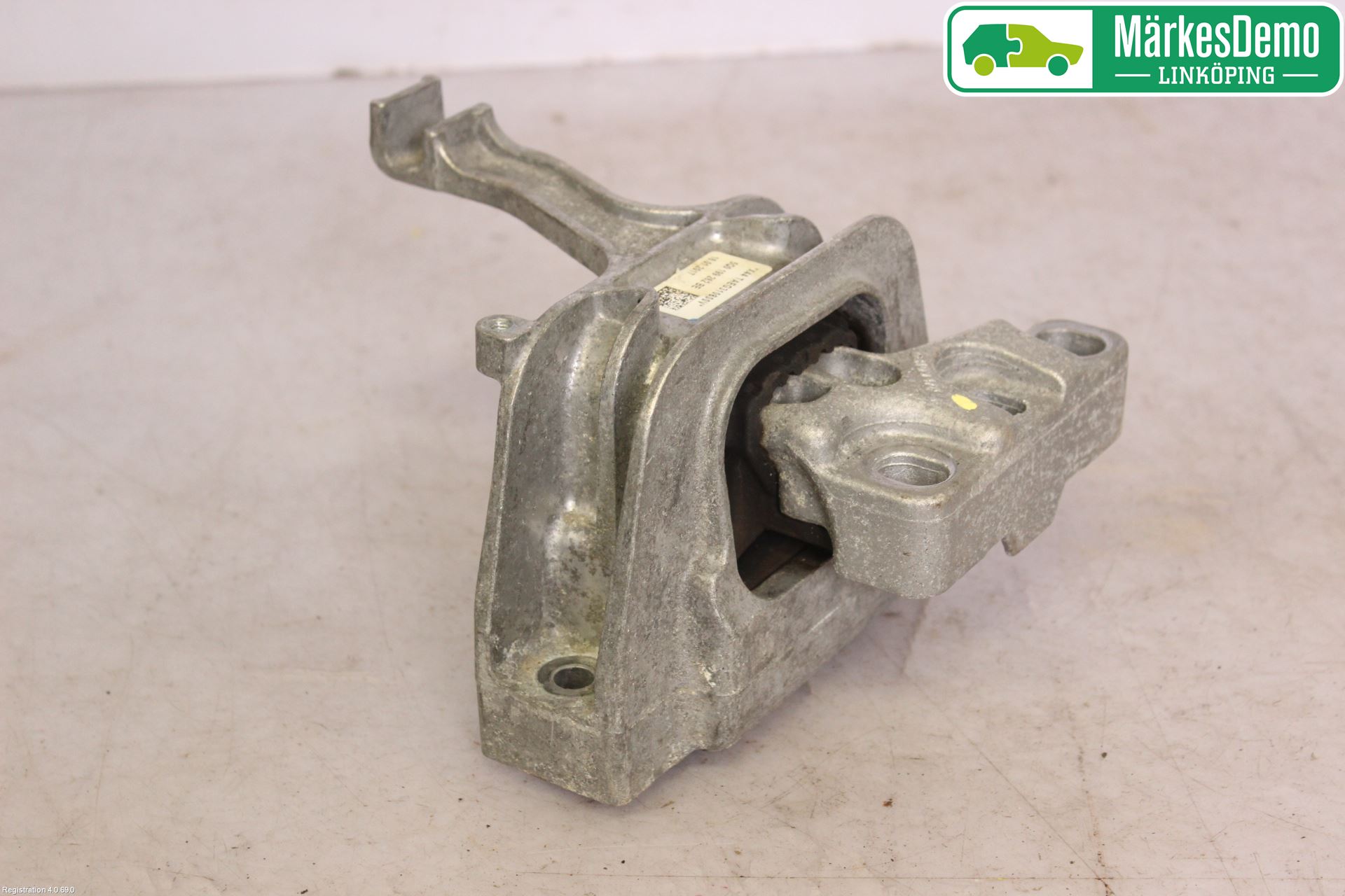 Volkswagen VW GOLF / E-GOLF VII 13-20 Motorfäste