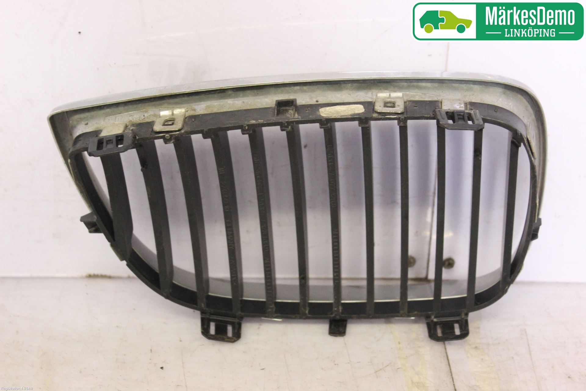 BMW 1 E87/81 5D/3D 03-11 Grilldel Vänster