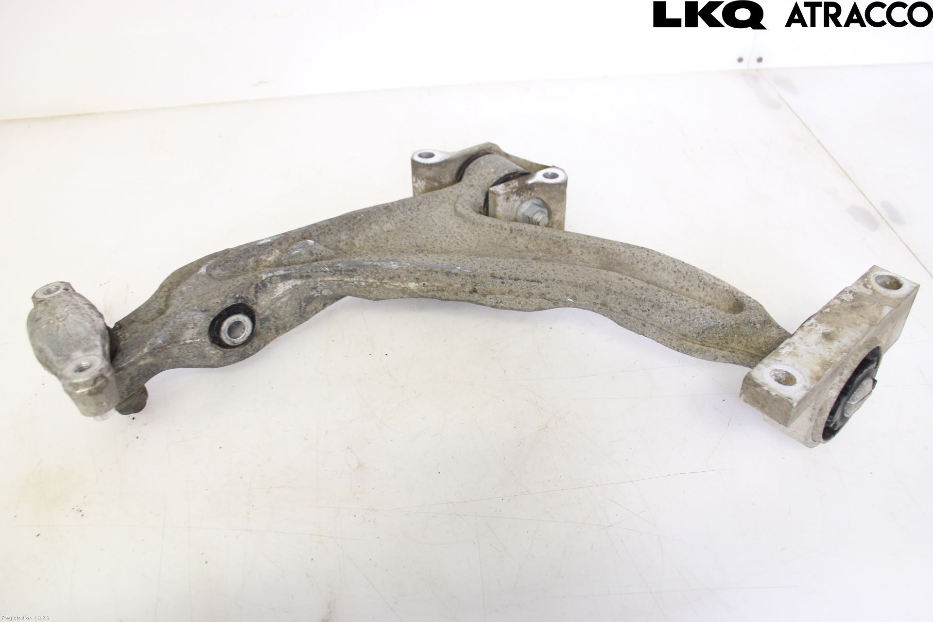 Volvo V90 17->> Bärarm Fram Undre Hö