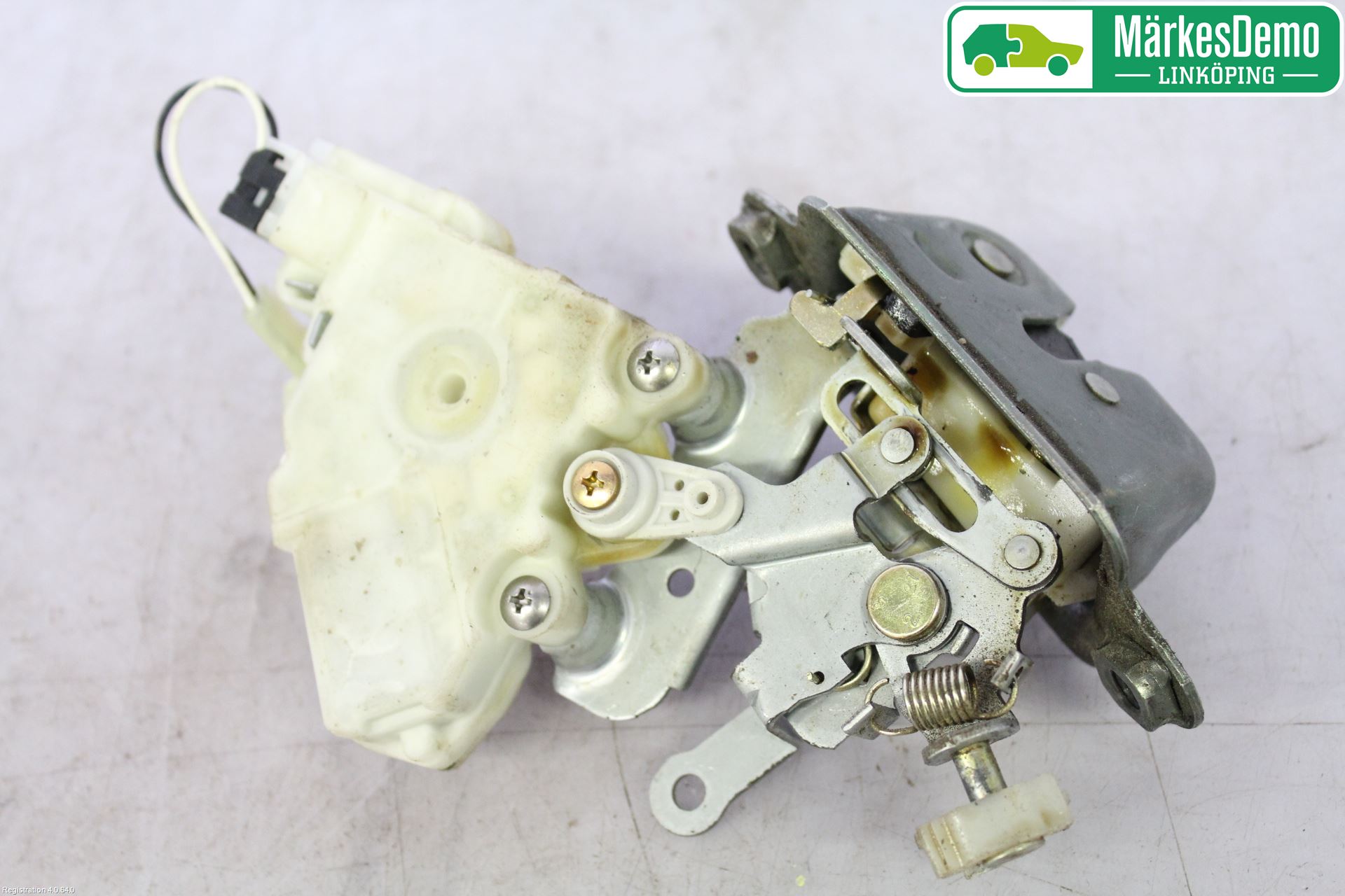 Subaru IMPREZA II  03-05 Låskista Baklucka