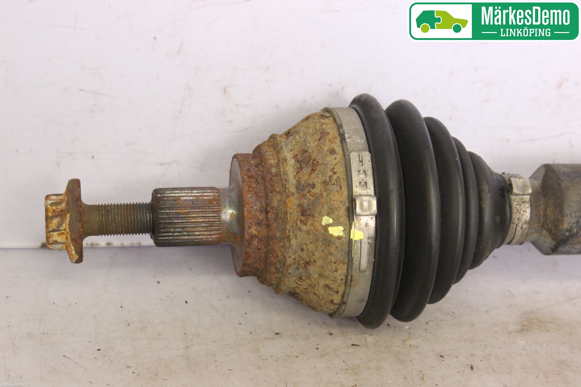 Volkswagen VW PASSAT 05-11 Drivaxel Fram Höger