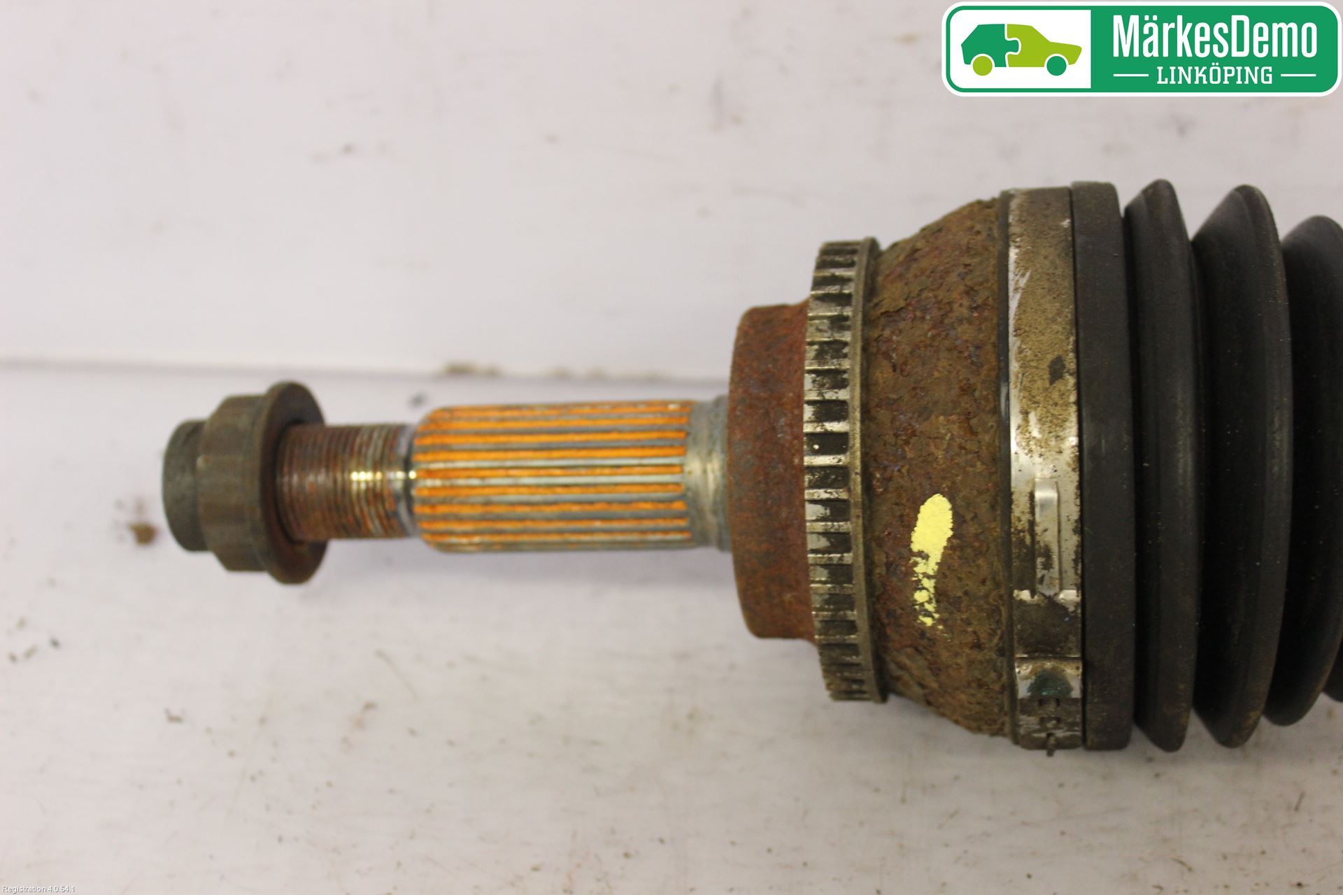 Toyota AVENSIS 03-06 Drivaxel Fram Vänster