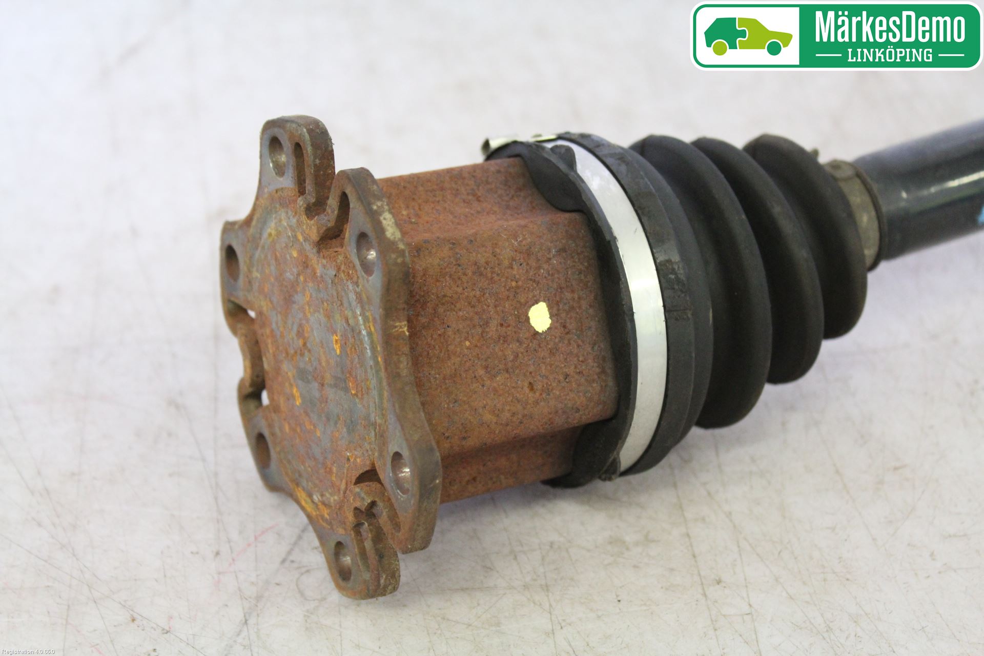 Audi A4/S4 05-07 Drivaxel Fram Höger