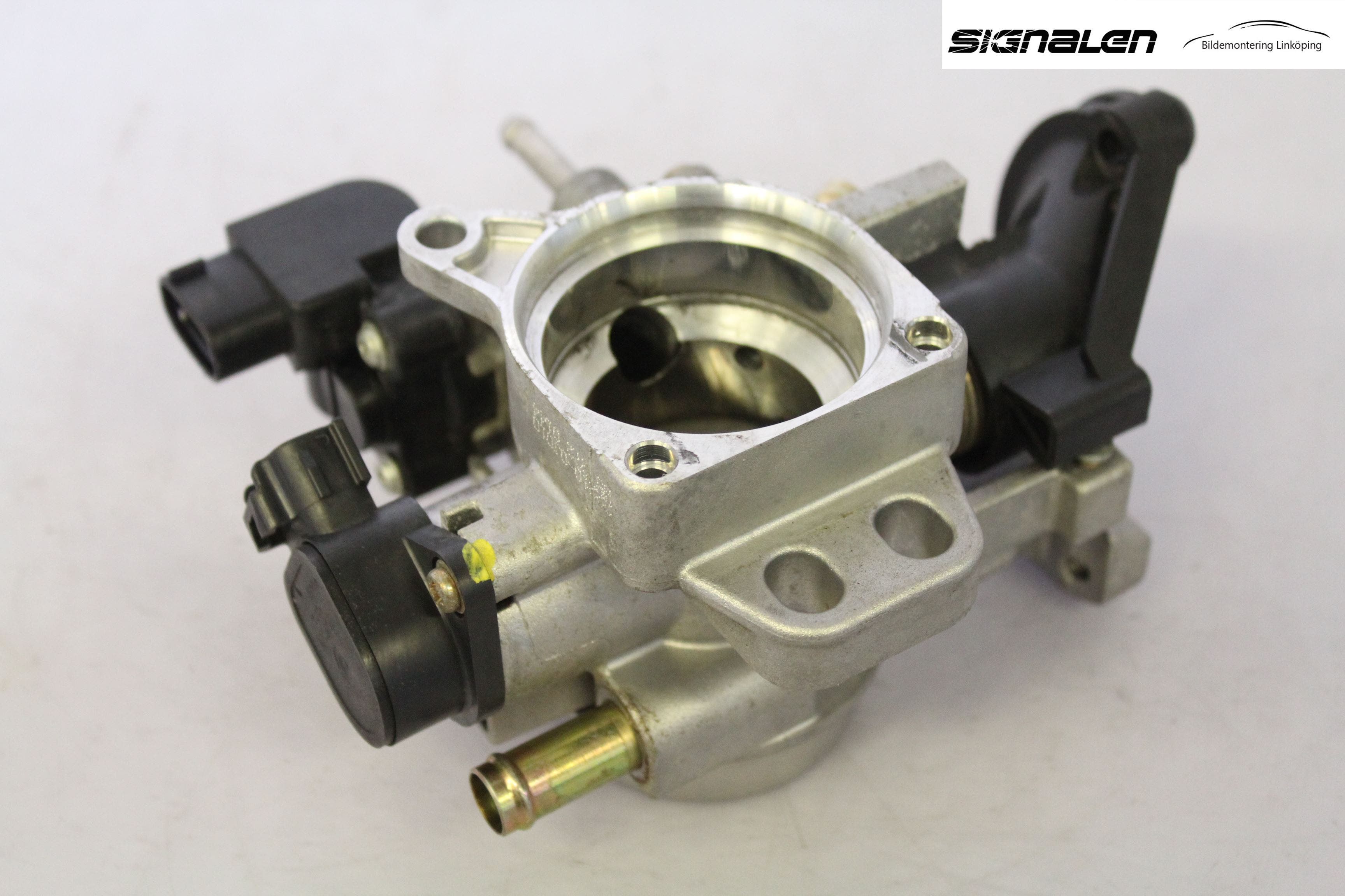 Toyota YARIS P1 03-05 Injspjällhus