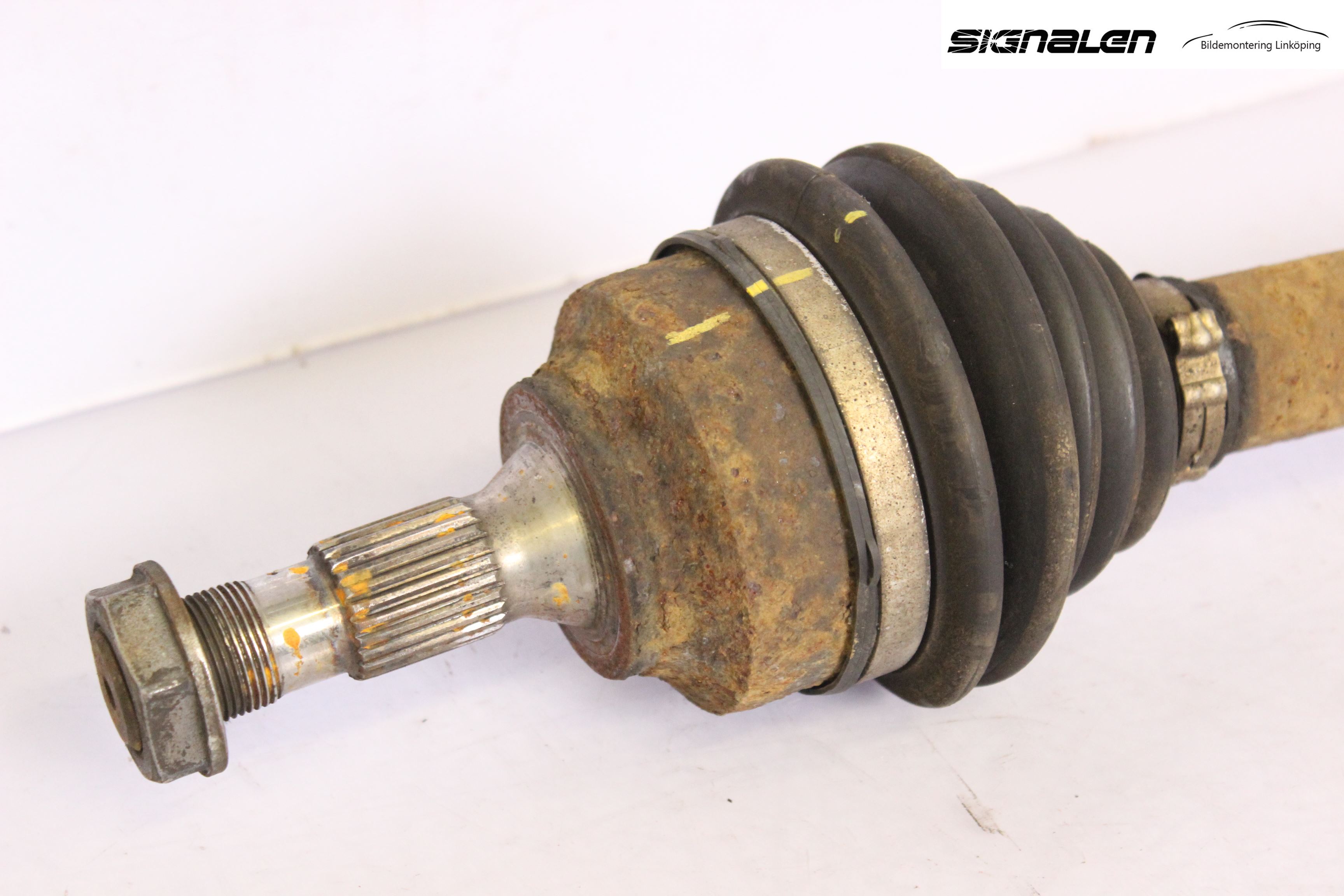 Citroen C5     05-08 Drivaxel Fram Vänster