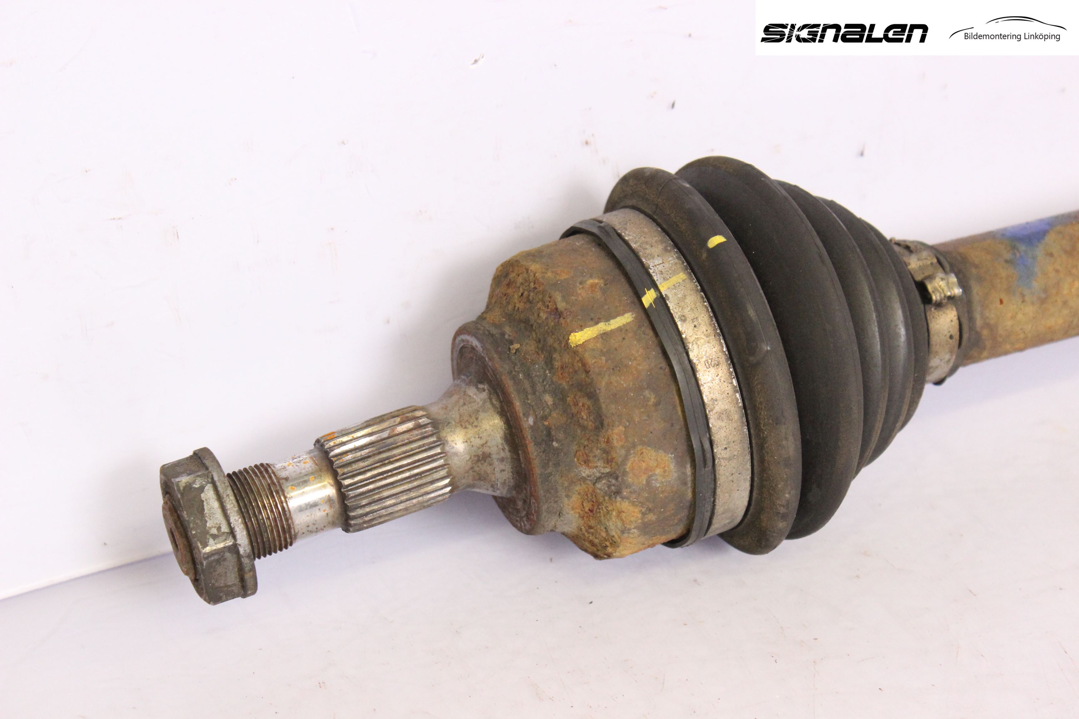 Citroen C5     05-08 Drivaxel Fram Höger