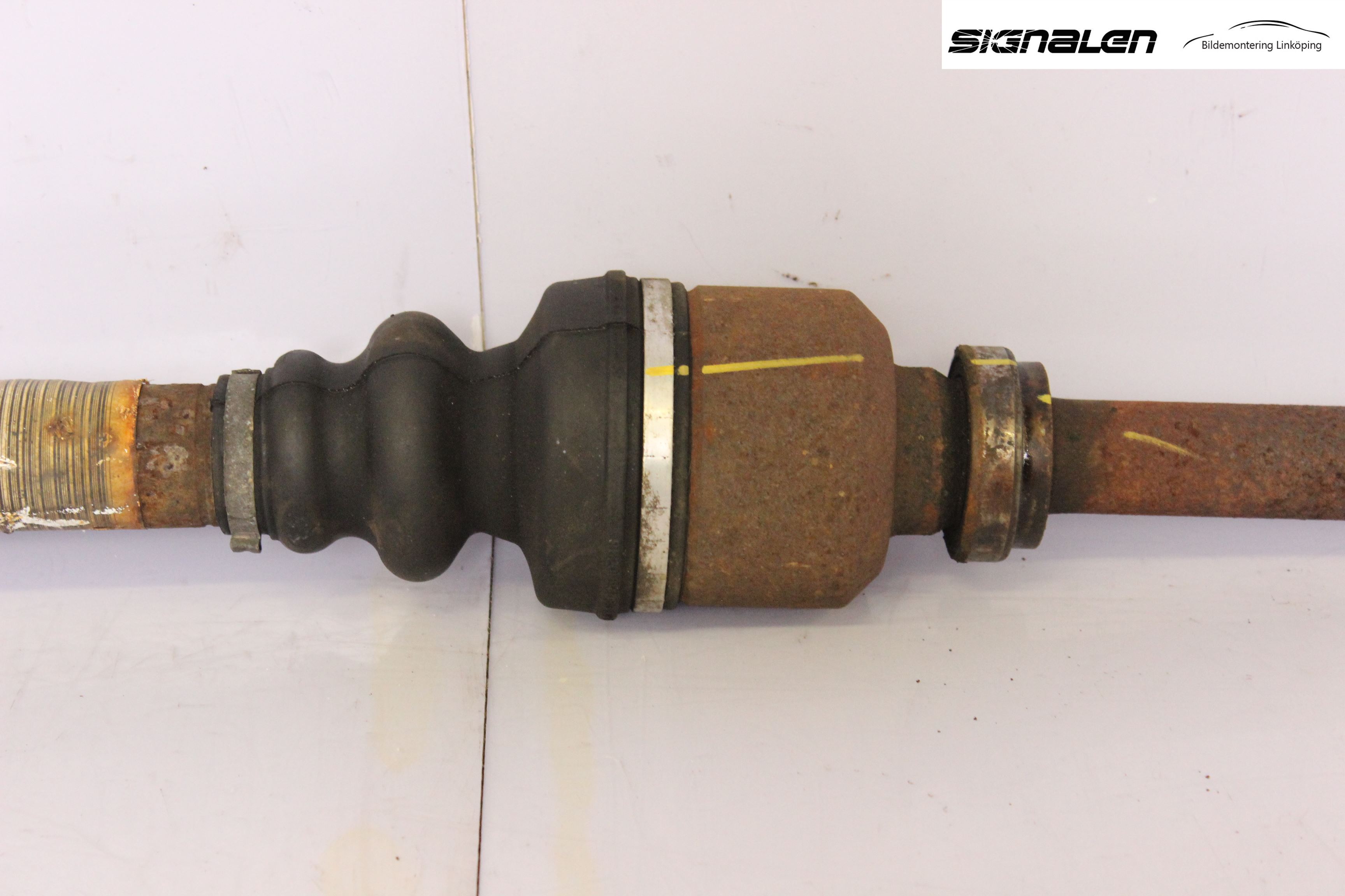 Citroen C5     05-08 Drivaxel Fram Höger