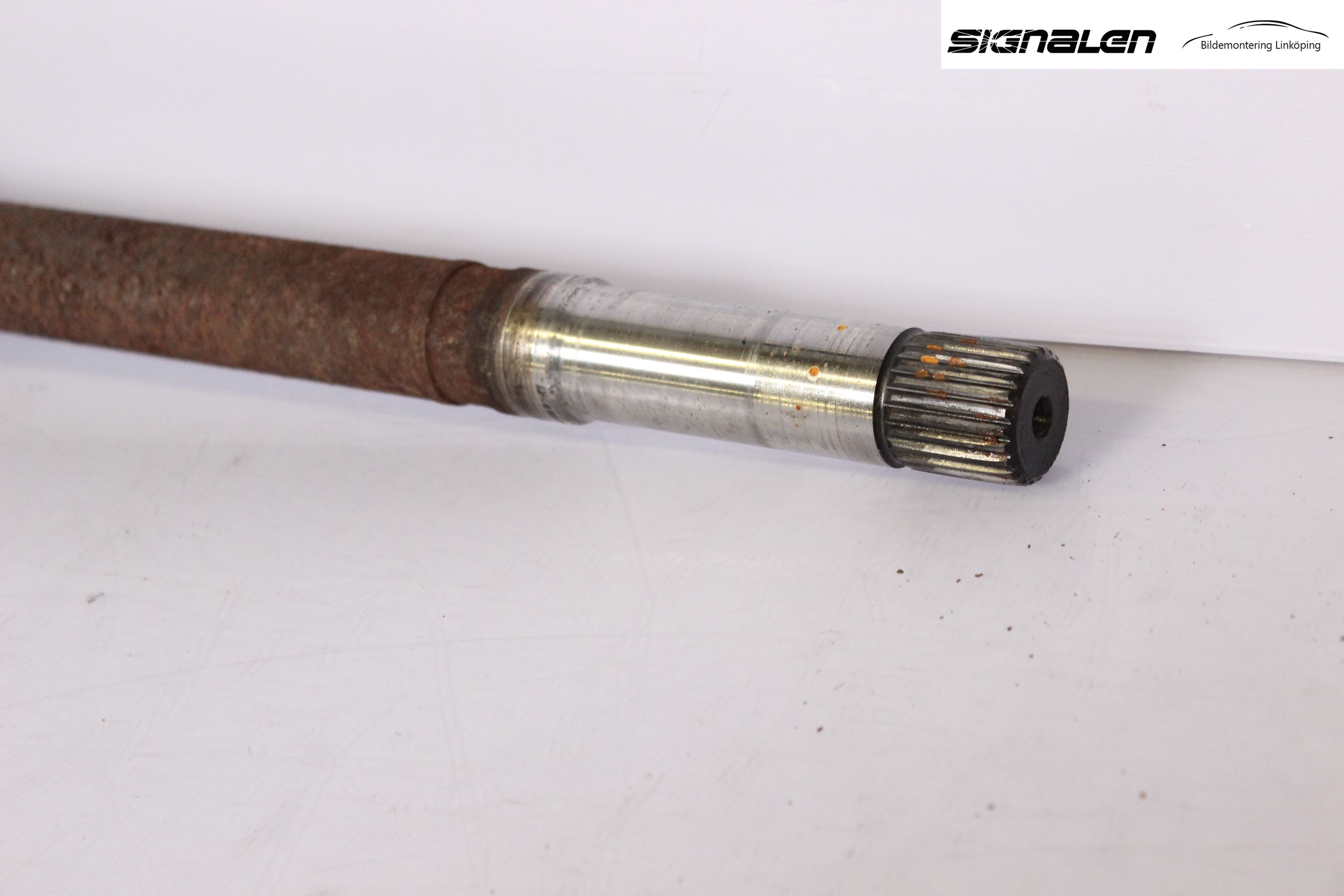 Citroen C5     05-08 Drivaxel Fram Höger