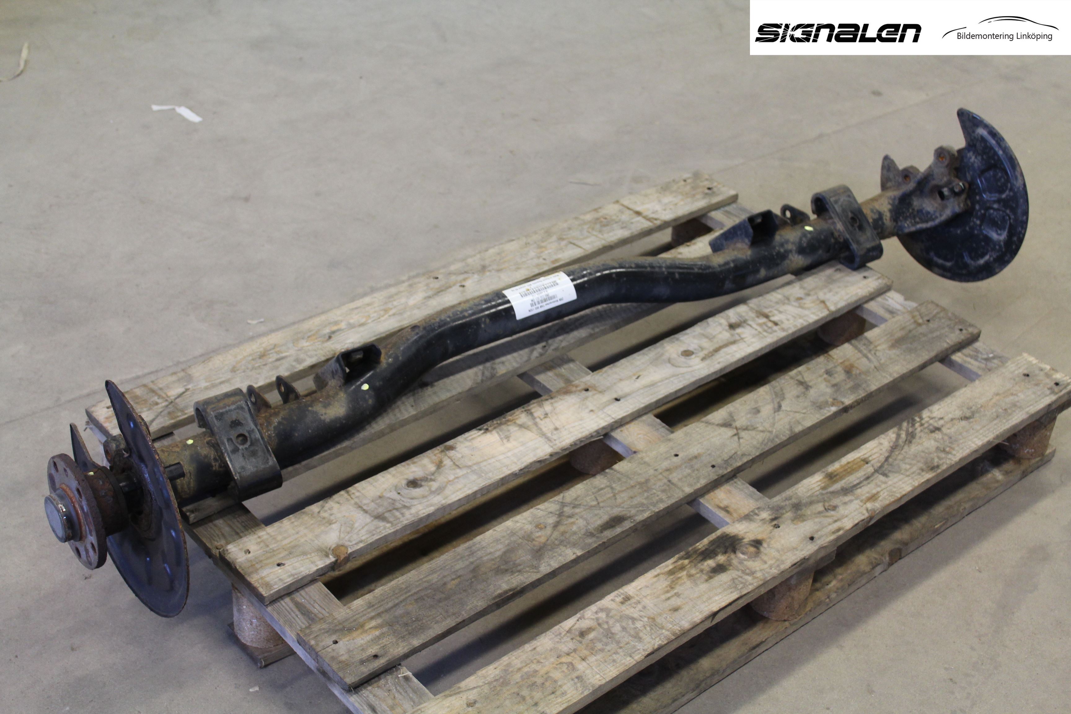 Volkswagen VW CADDY      04-10 Bakaxel