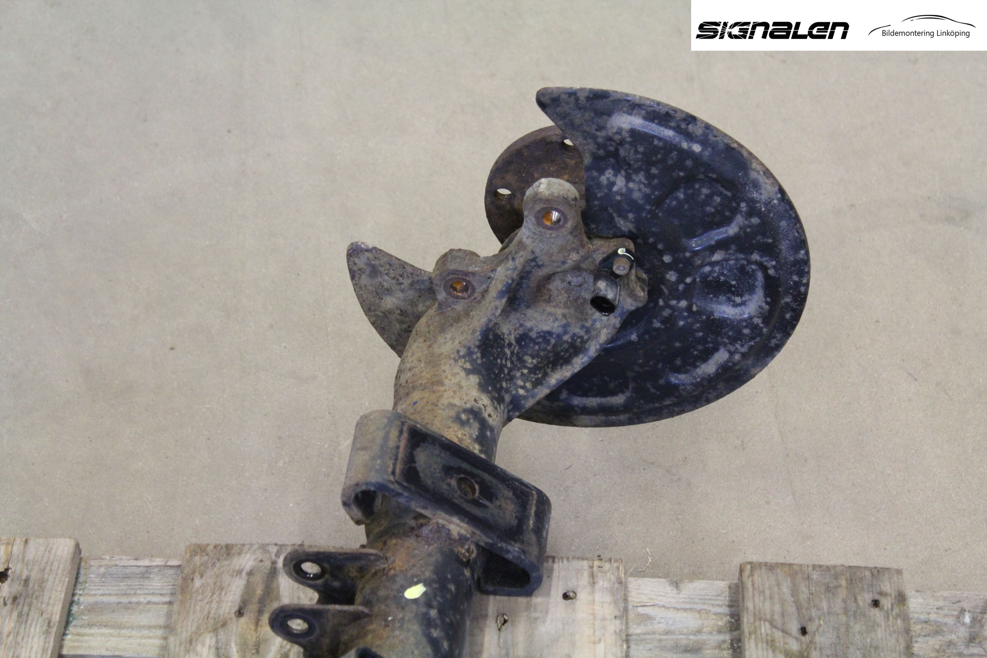 Volkswagen VW CADDY      04-10 Bakaxel