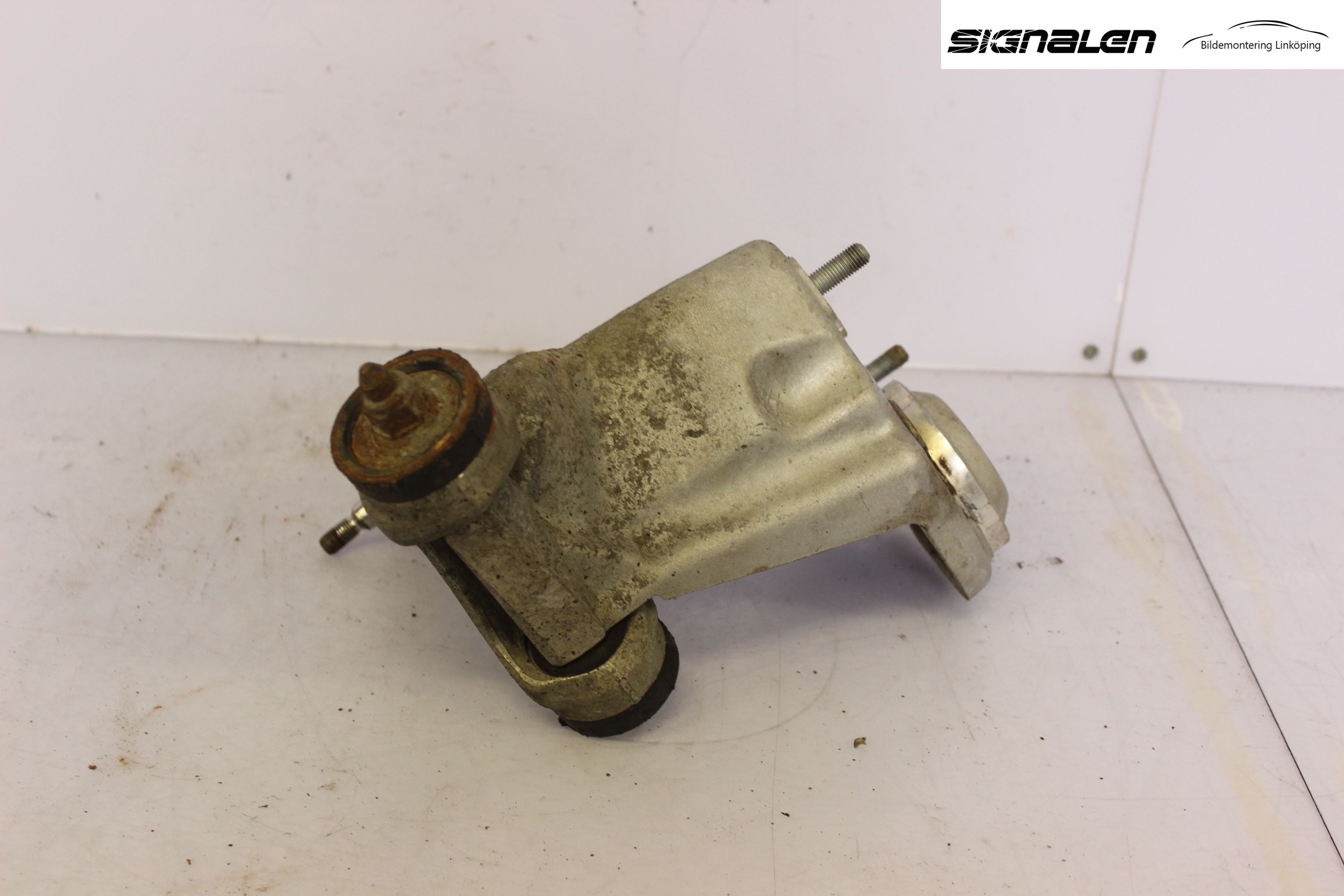 Alfa GT Bärarm Fram Övre Vä