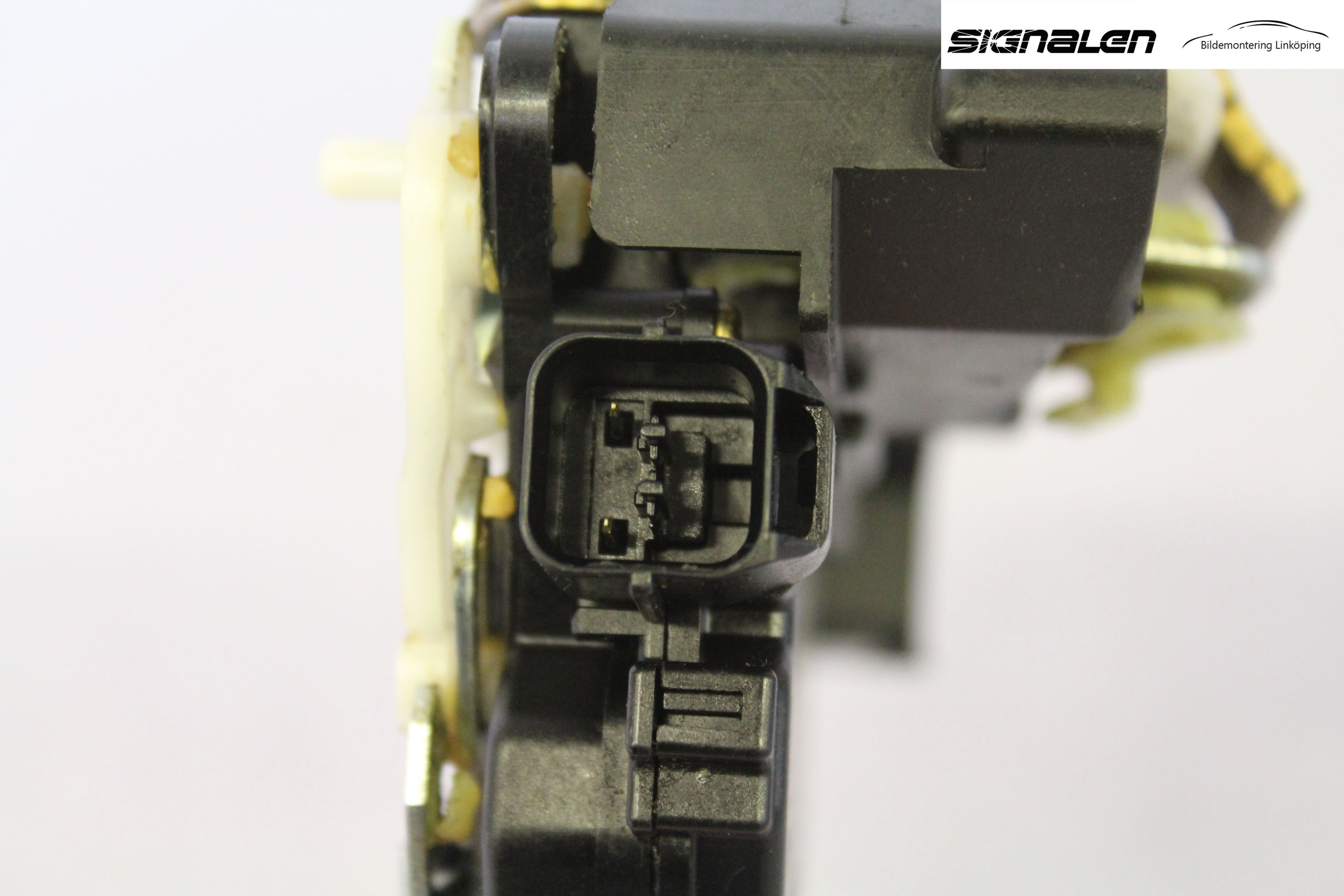 Mitsubishi COLT   04-08 Låskista-Dörrlås