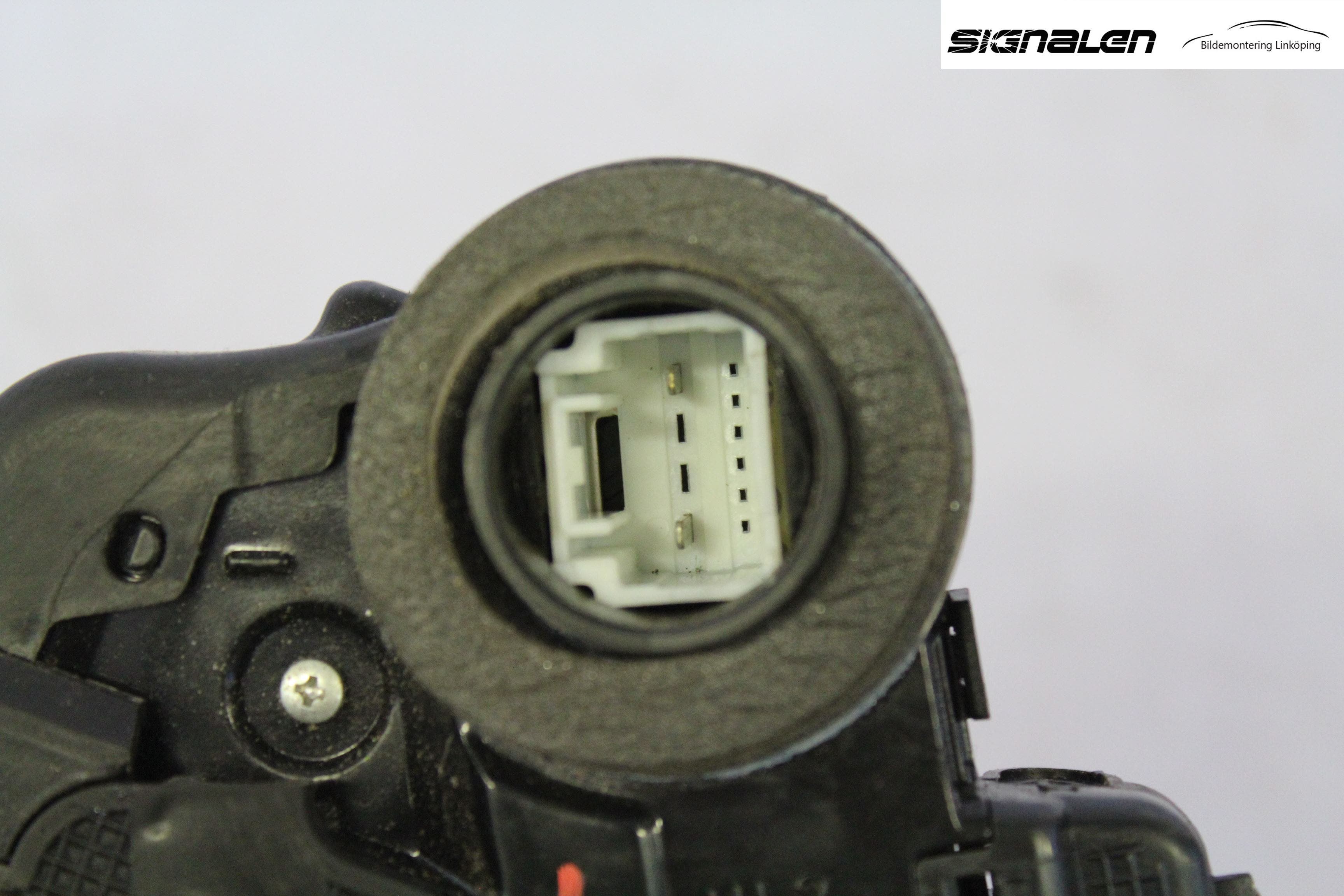 Toyota AURIS 10-12 Låskista-Dörrlås