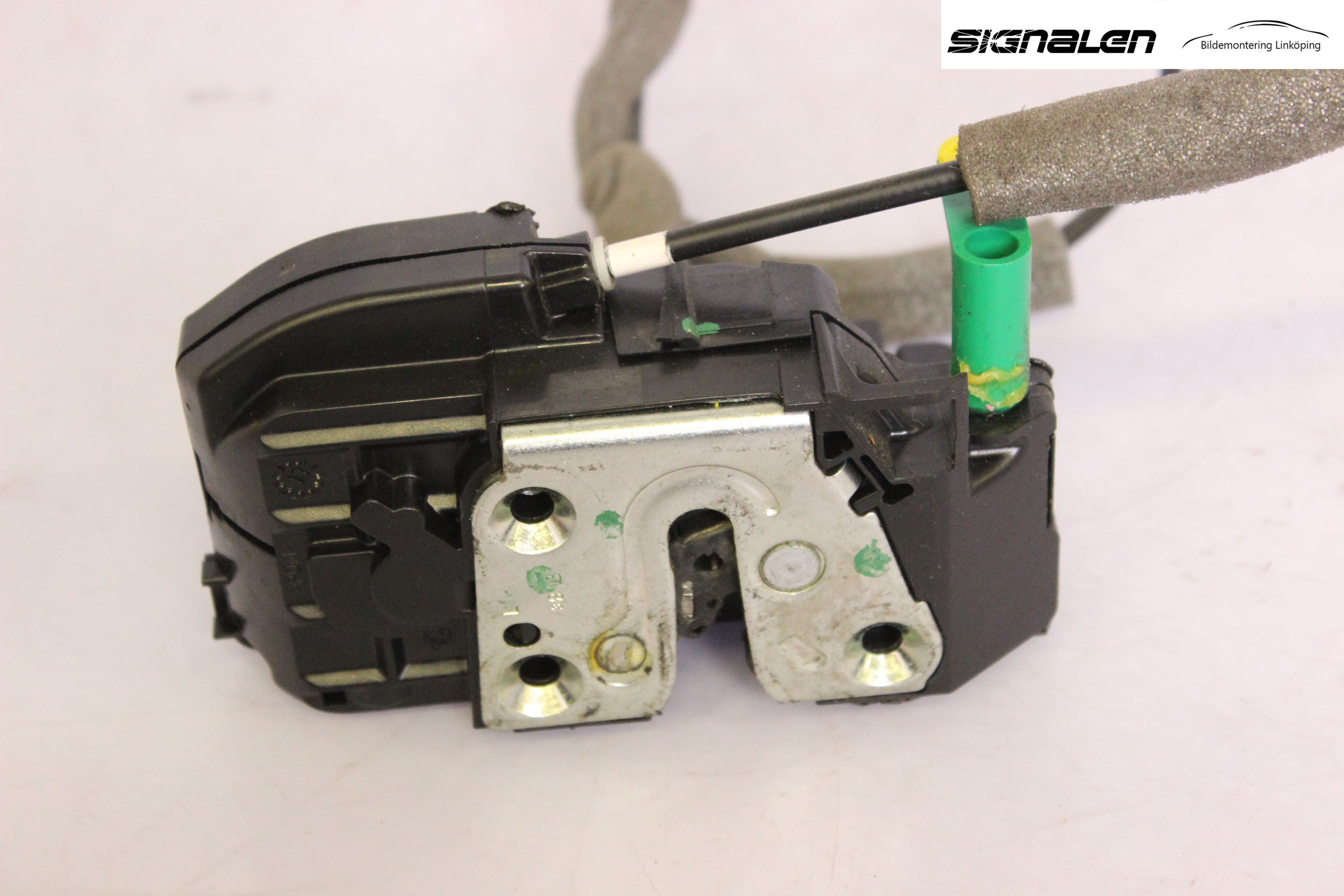 Nissan NAVARA 05-16 Låskista-Dörrlås