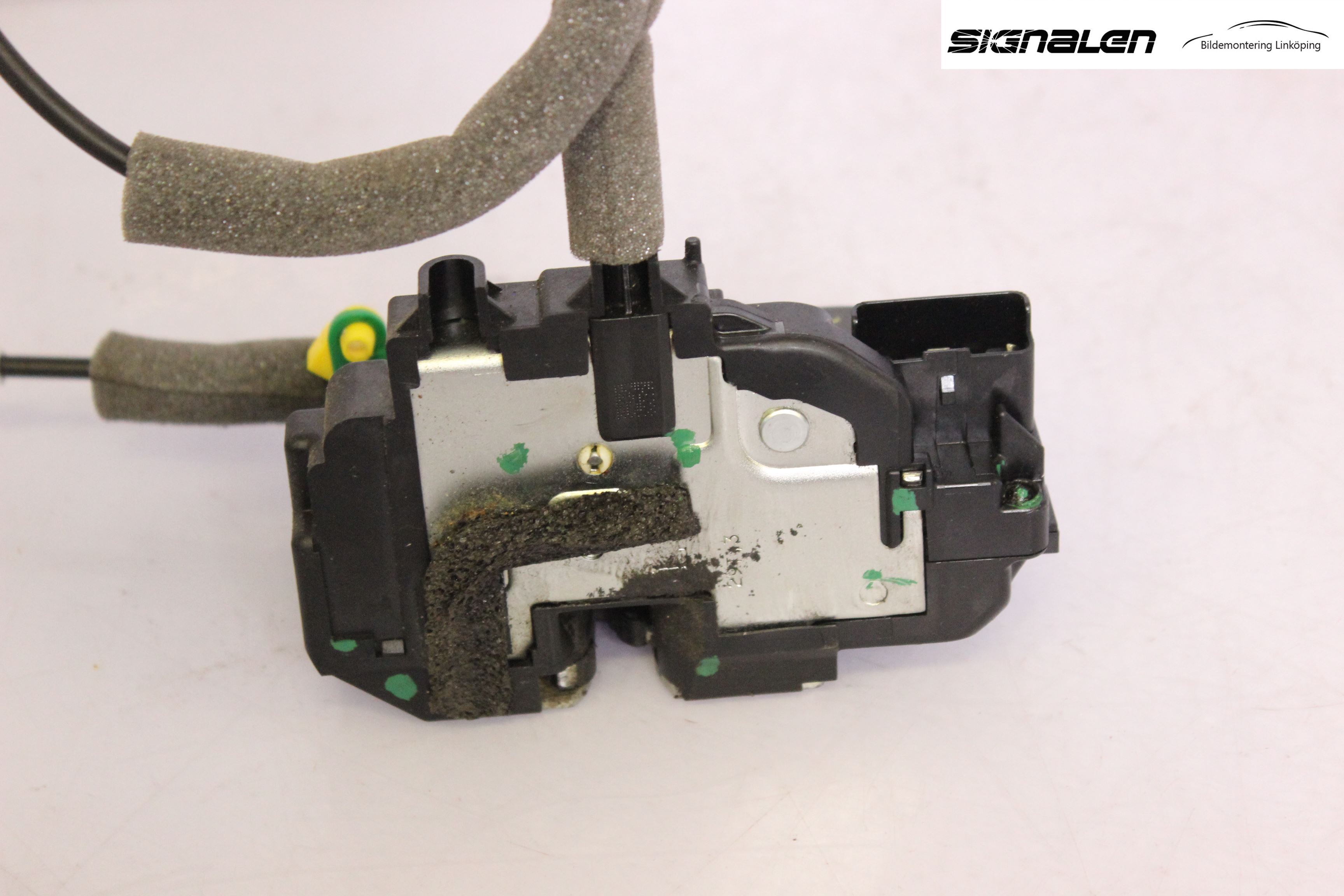 Nissan NAVARA 05-16 Låskista-Dörrlås